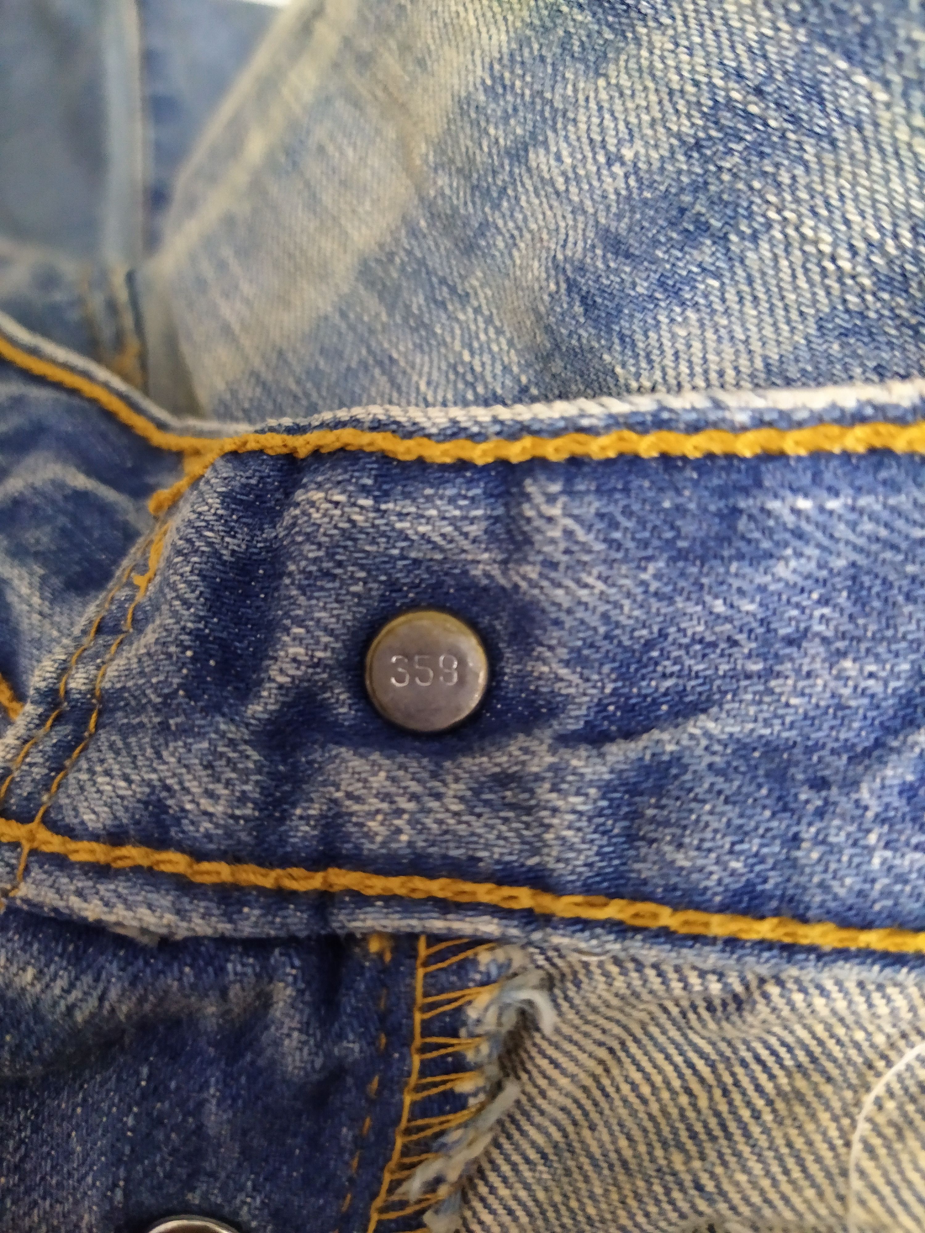 Levi's Vintage Clothing LEVIS 501 DISTRESSED DENIM (B362) Size US 32 / EU 48 - 9 Thumbnail