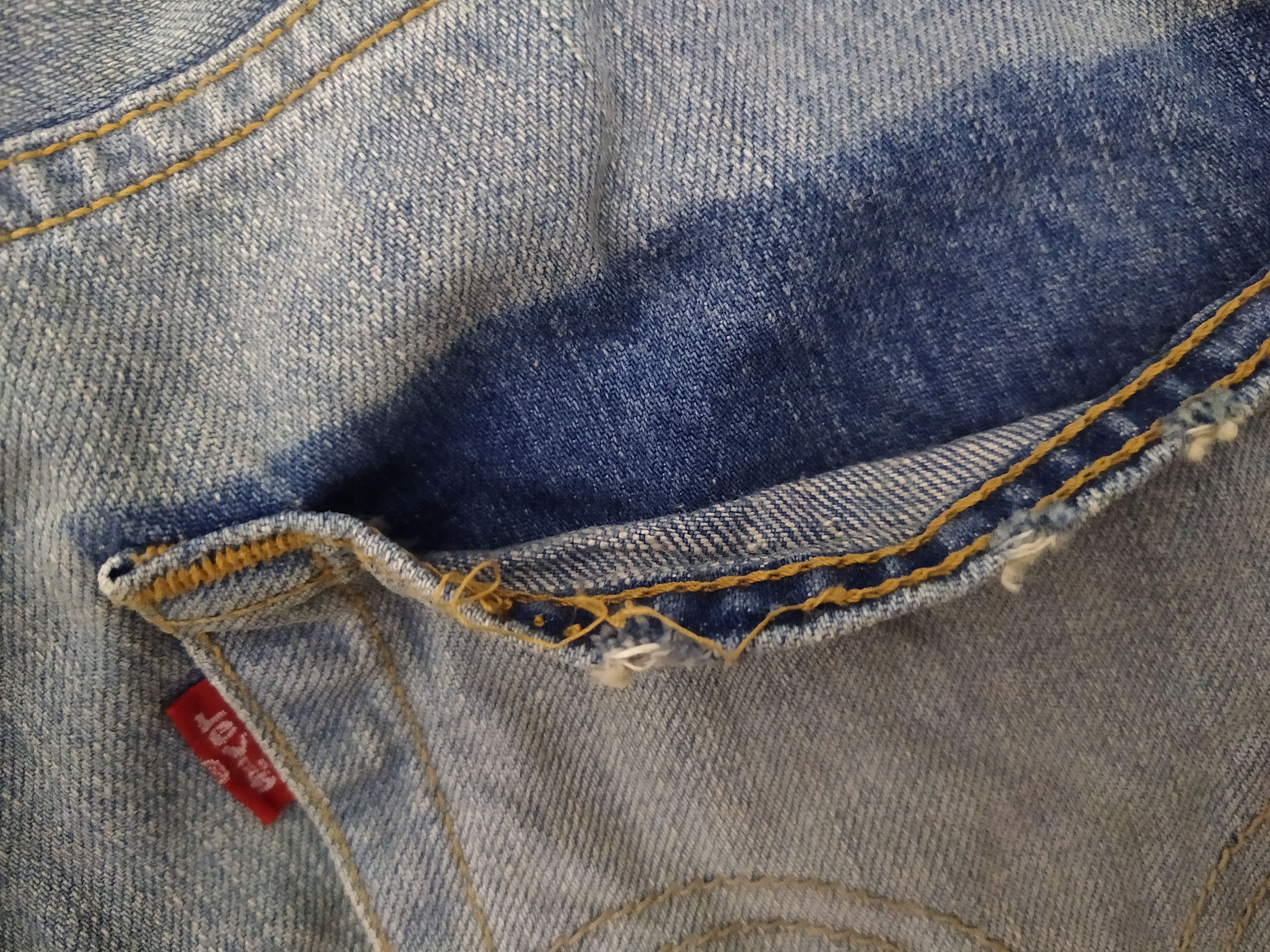 Levi's Vintage Clothing LEVIS 501 DISTRESSED DENIM (B362) Size US 32 / EU 48 - 16 Thumbnail