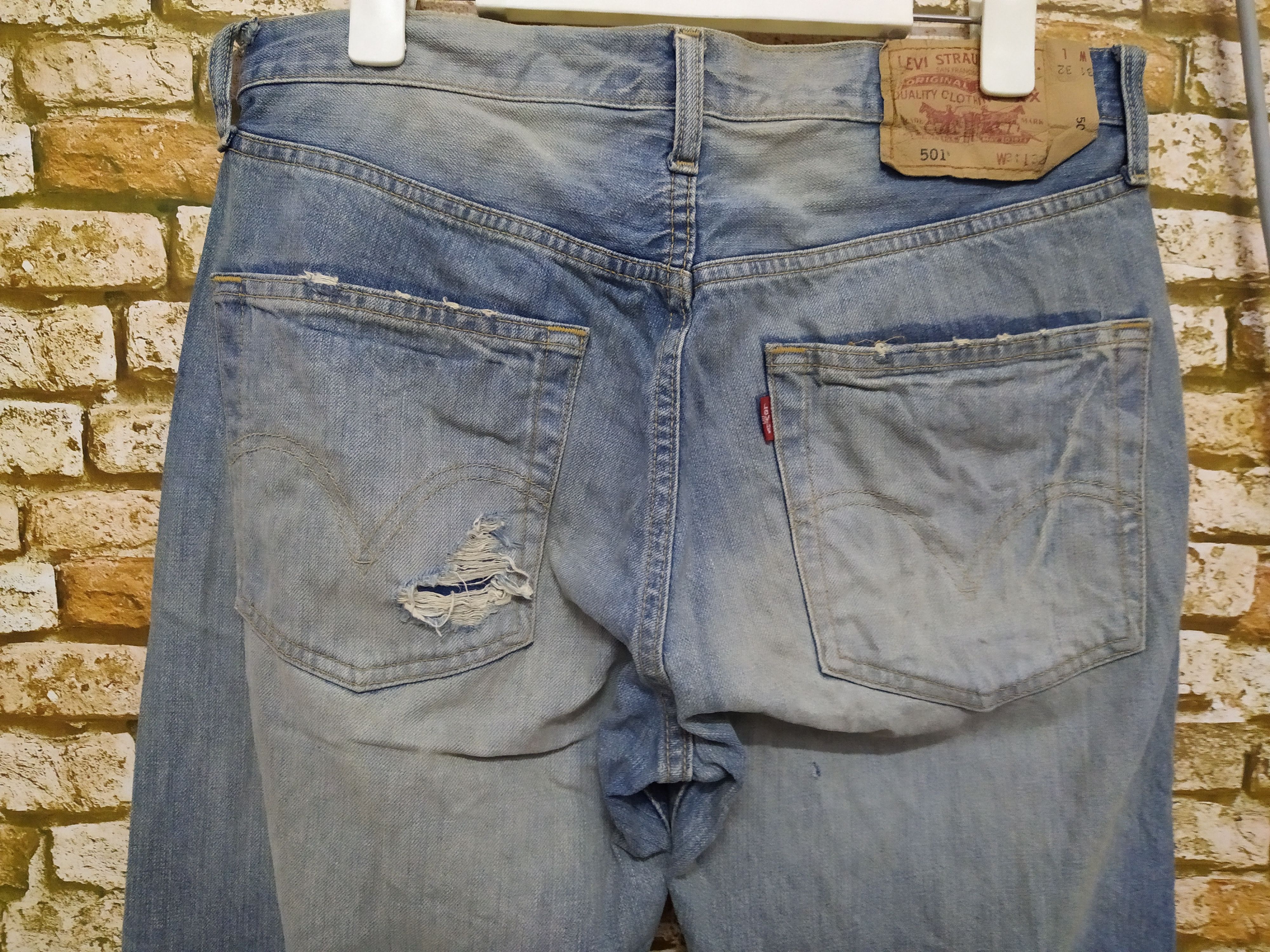 Levi's Vintage Clothing LEVIS 501 DISTRESSED DENIM (B362) Size US 32 / EU 48 - 6 Thumbnail