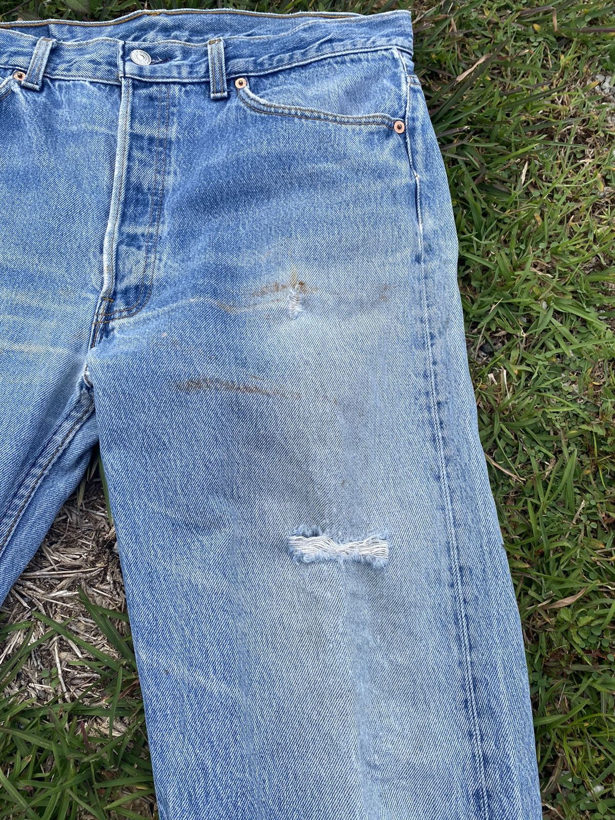 Levi's Vintage Clothing Levis 501 Distressed Jeans Size US 38 / EU 54 - 4 Thumbnail