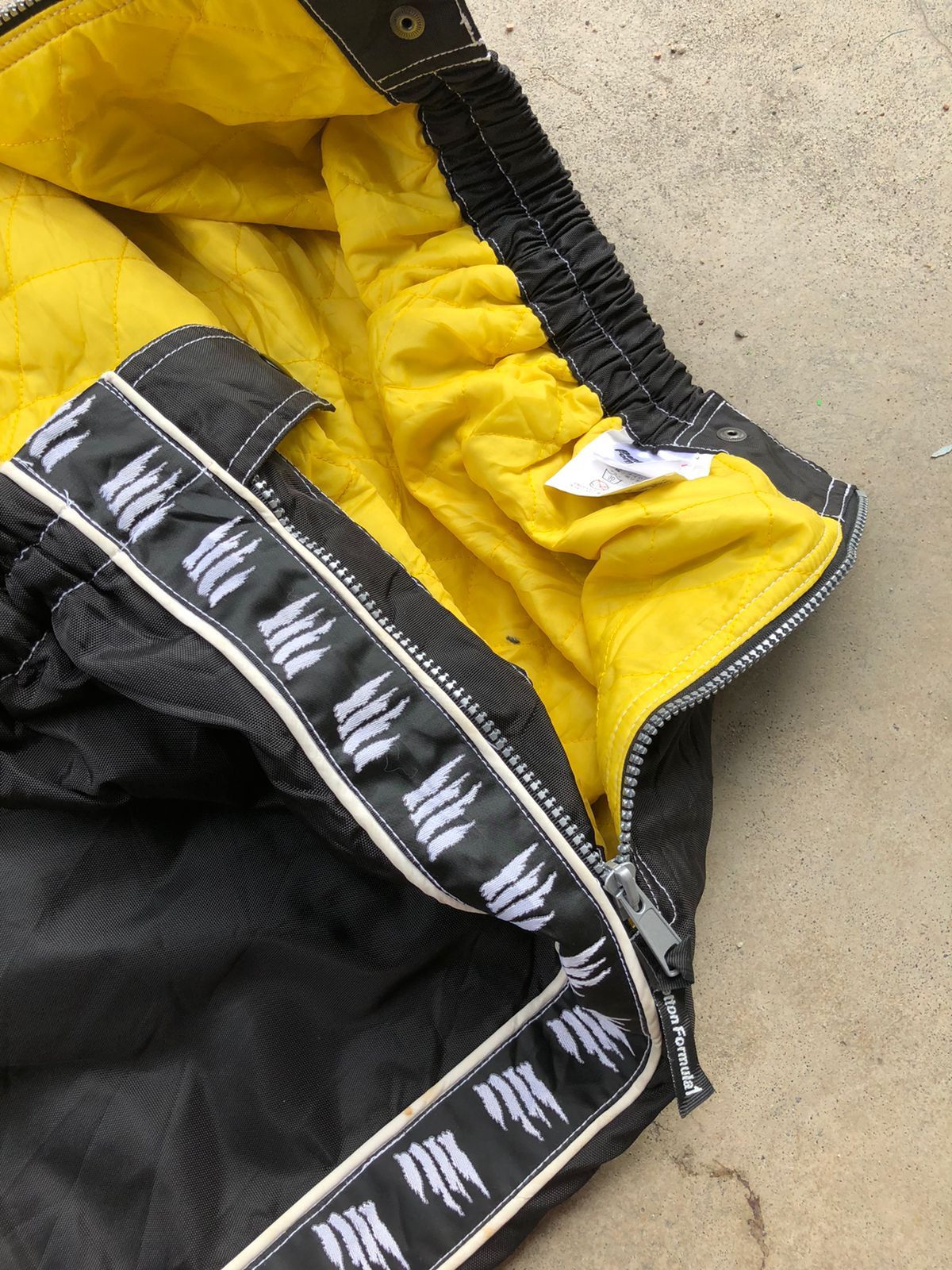 United Colors Of Benetton United Color Benetton Racing Pants Size US 30 / EU 46 - 7 Thumbnail