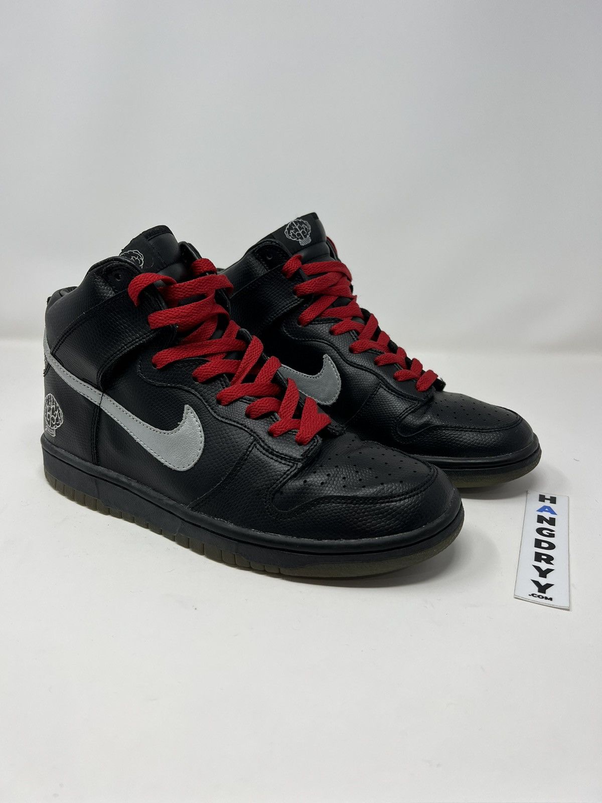 pharrell nike dunk