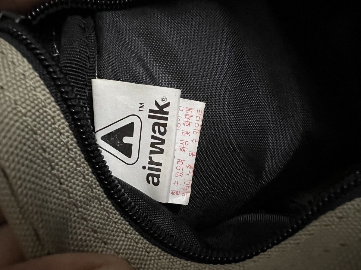 Airwalk × Japanese Brand VINTAGE AIRWALK QUICK POCKET 2WAY CROSSBODY SLING BAG Size ONE SIZE - 23 Thumbnail