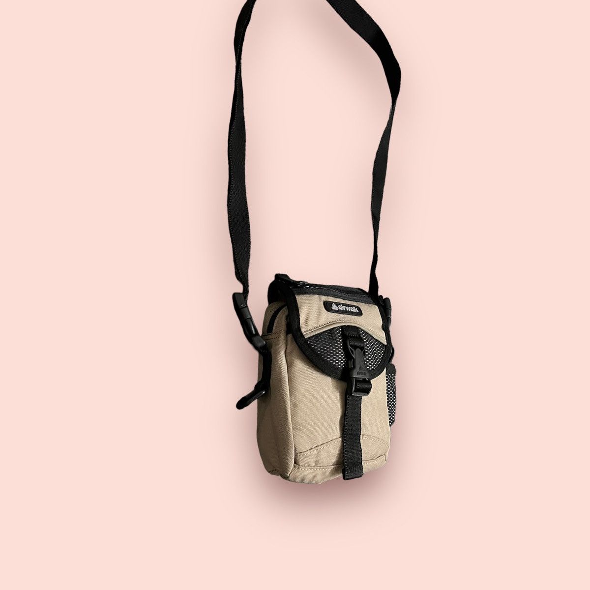 Airwalk × Japanese Brand VINTAGE AIRWALK QUICK POCKET 2WAY CROSSBODY SLING BAG Size ONE SIZE - 12 Thumbnail