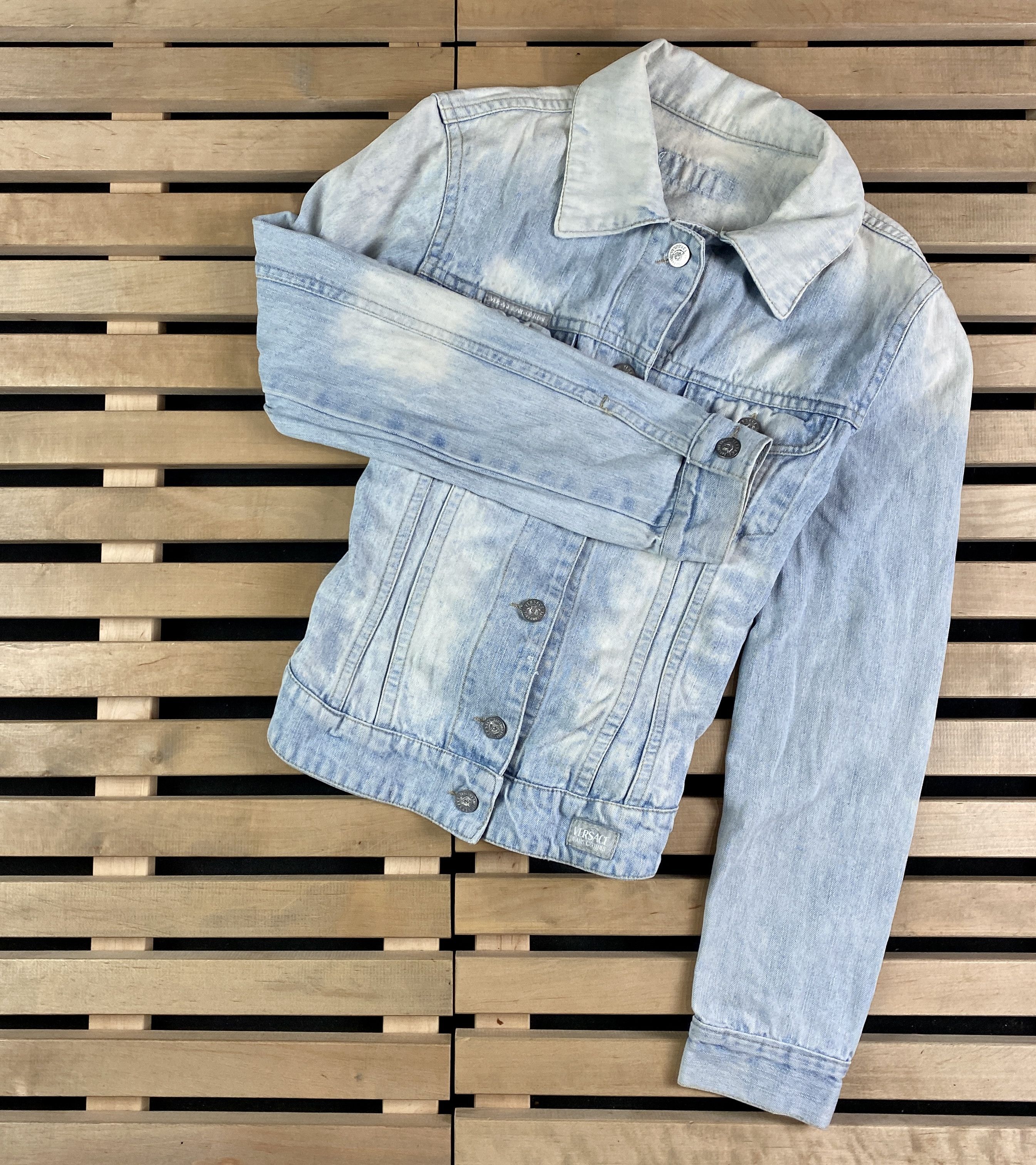 Versace × Versace Jeans Couture × Vintage Women’s Jeans Jacket Versace Jeans Couture Vintage Size 46/L Size L / US 10 / IT 46 - 1 Thumbnail