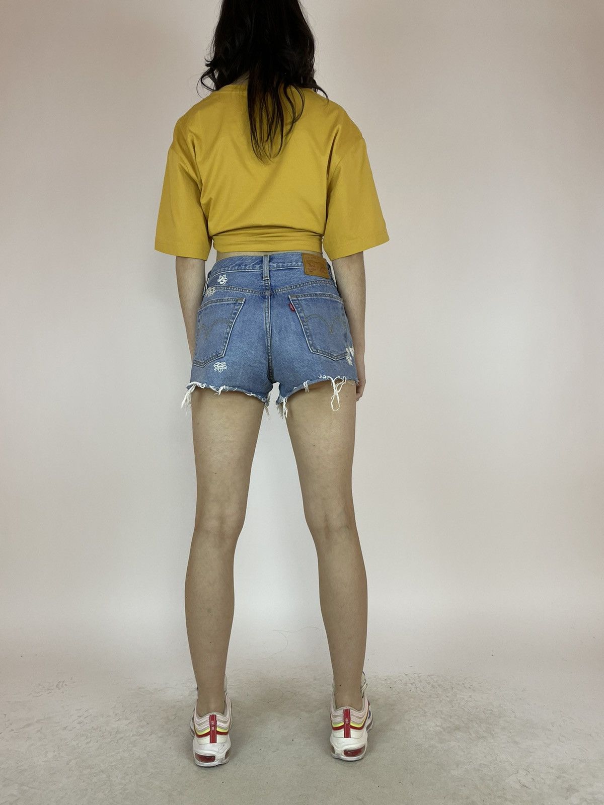 Levi's Levis 501 Womens denim shorts with flowers knit print Size 26" / US 2 / IT 38 - 3 Thumbnail