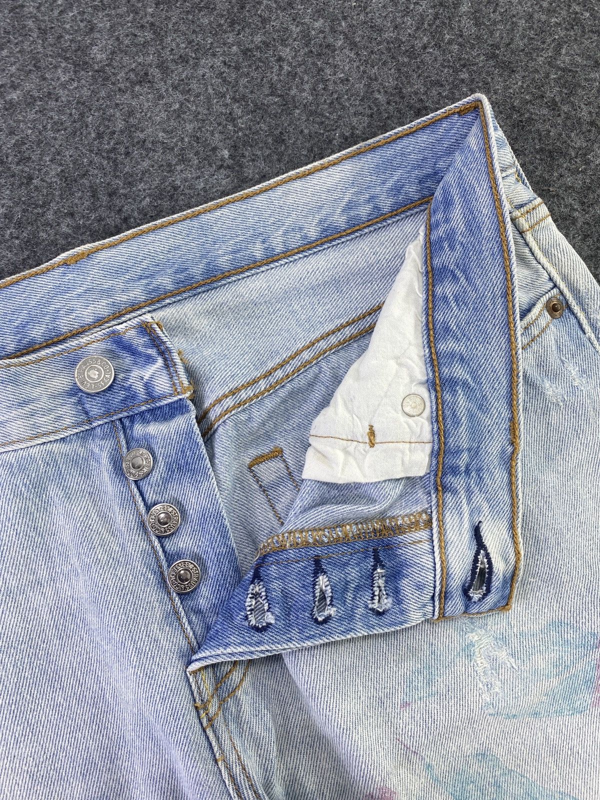 Jean × Levi's × Vintage VINTAGE LEVIS 501 CT DISTRESS BLUE WASH JEANS - J653 Size US 32 / EU 48 - 3 Thumbnail