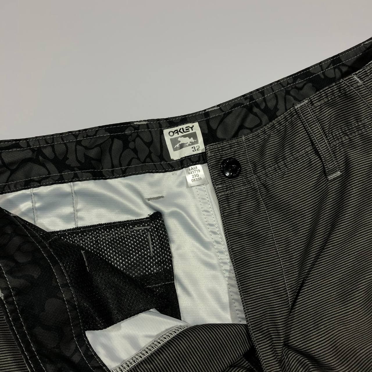 Oakley × Vintage Vintage Oakley Cargo Shorts Size US 32 / EU 48 - 9 Thumbnail