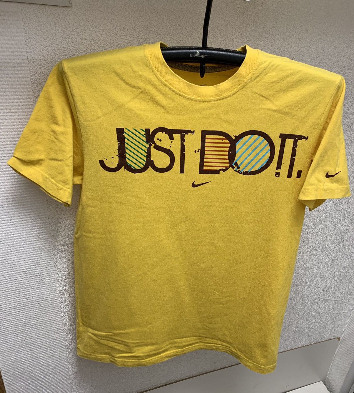 Nike × Vintage Nike vintage yellow t-shirt M just do it big logo Size US L / EU 52-54 / 3 - 1 Thumbnail