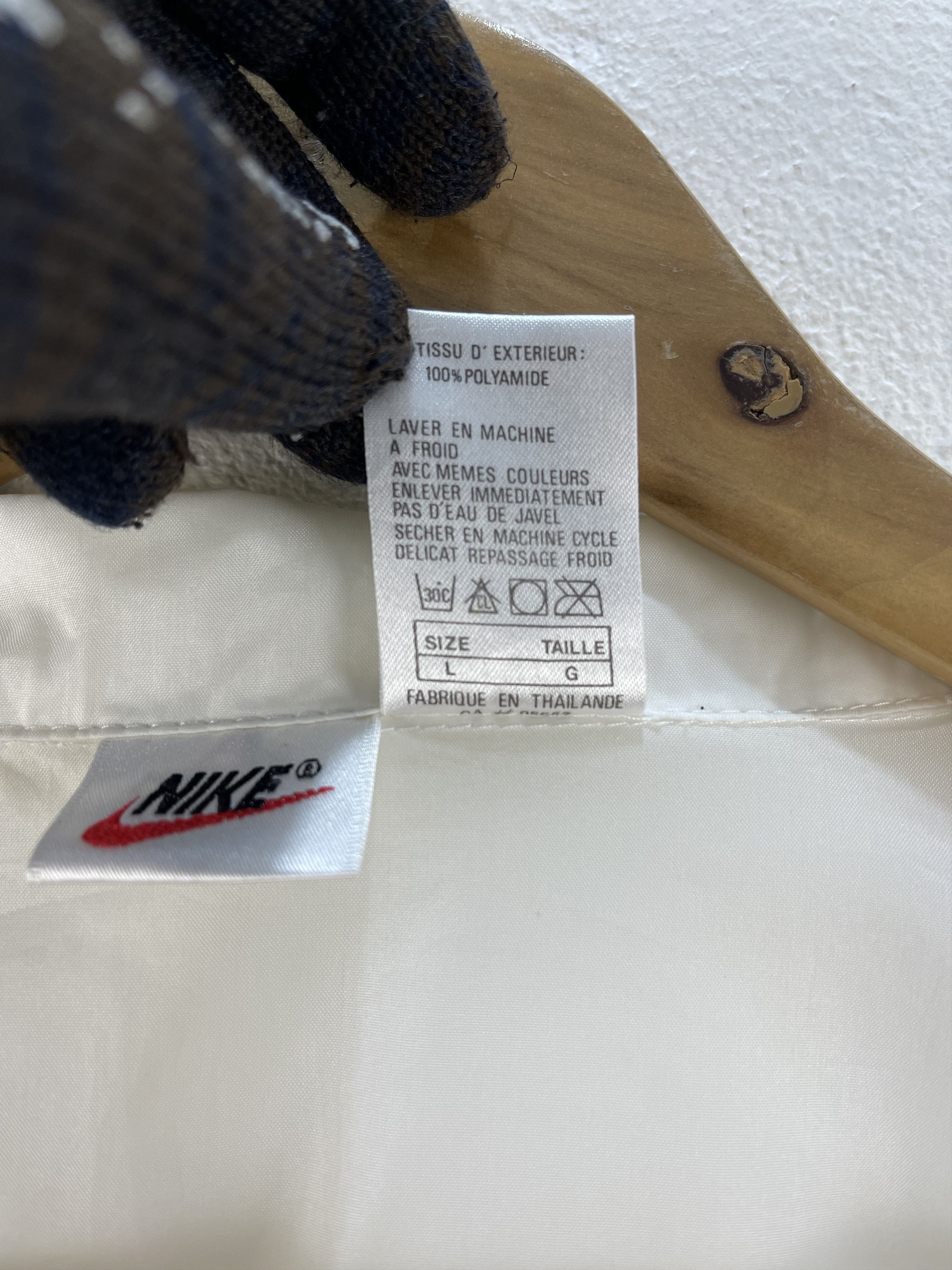 Nike Vintage Nike Swoosh Jacket Size US L / EU 52-54 / 3 - 12 Thumbnail