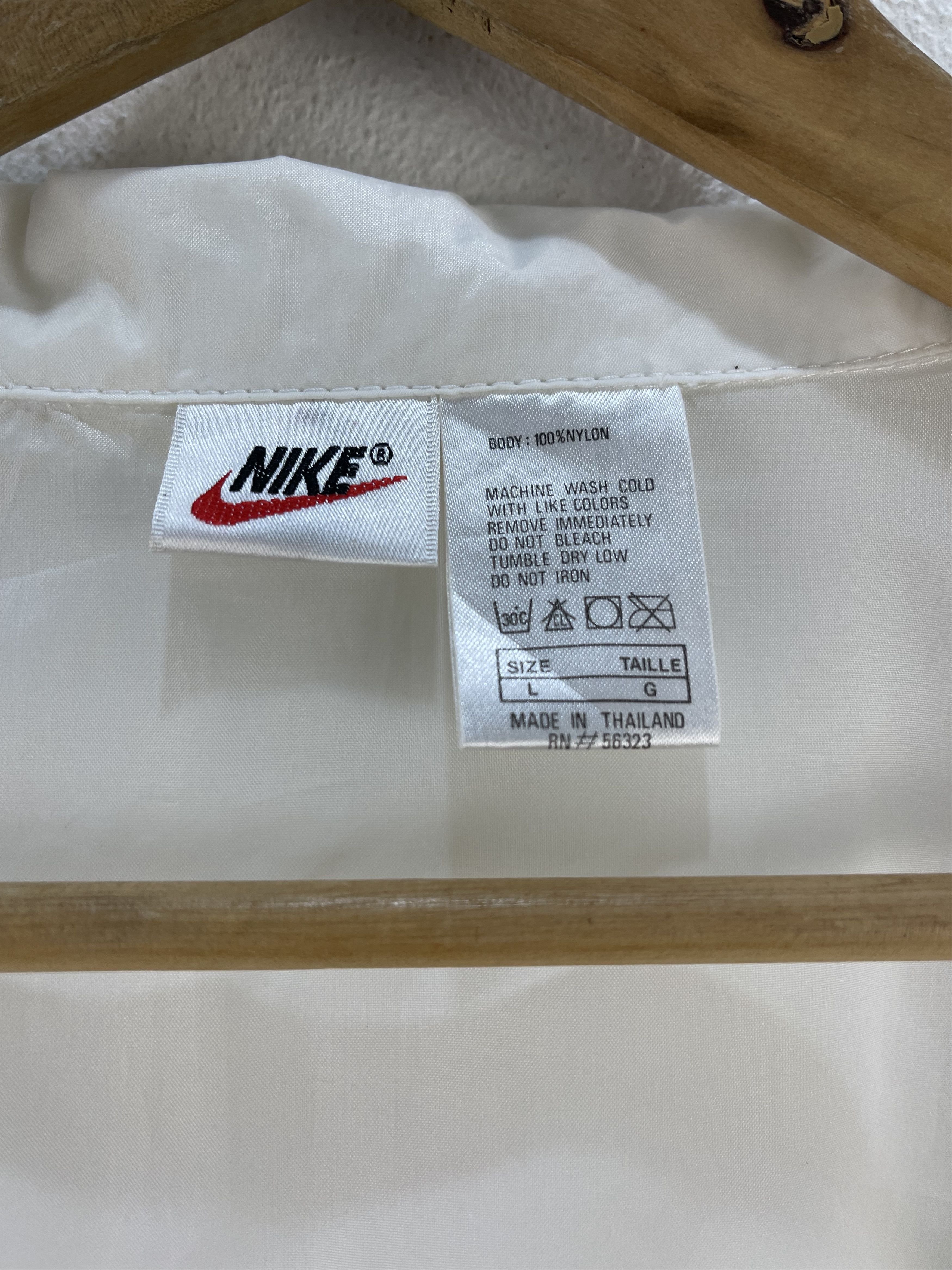 Nike Vintage Nike Swoosh Jacket Size US L / EU 52-54 / 3 - 11 Thumbnail