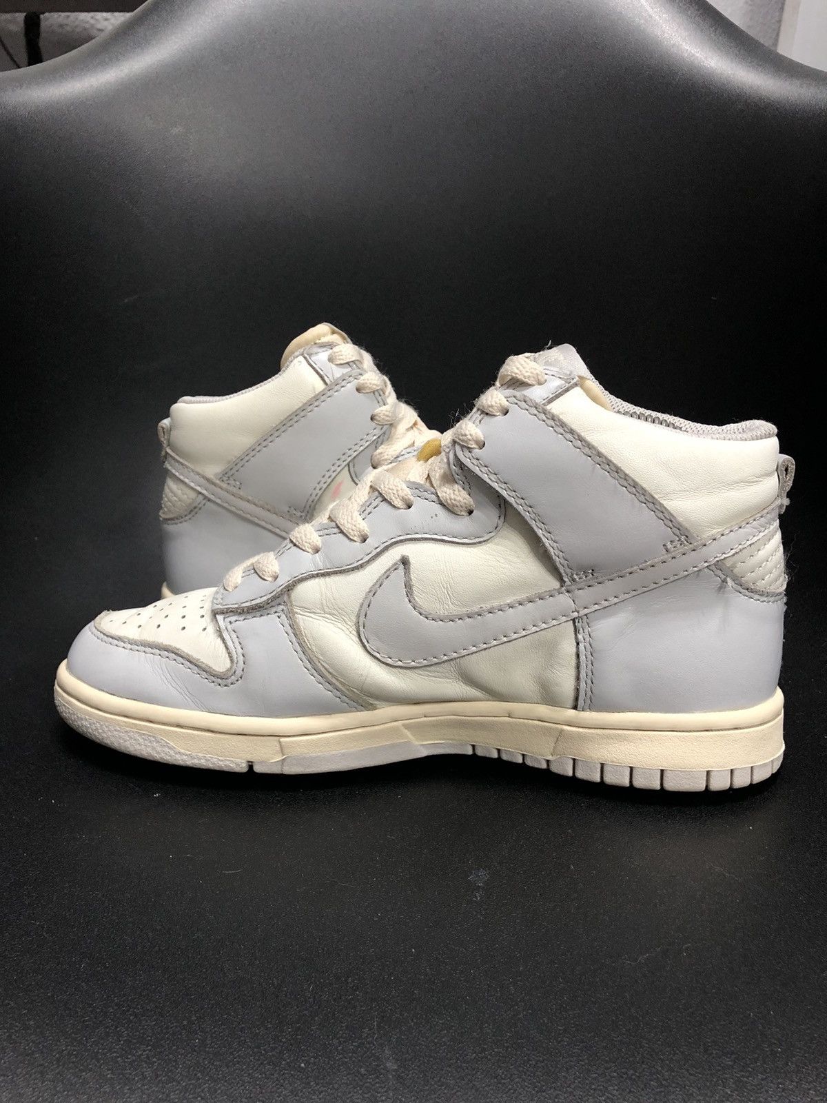 Nike Dunk High WMNS Football Grey 2008 Size US 5 / EU 37 - 6 Thumbnail