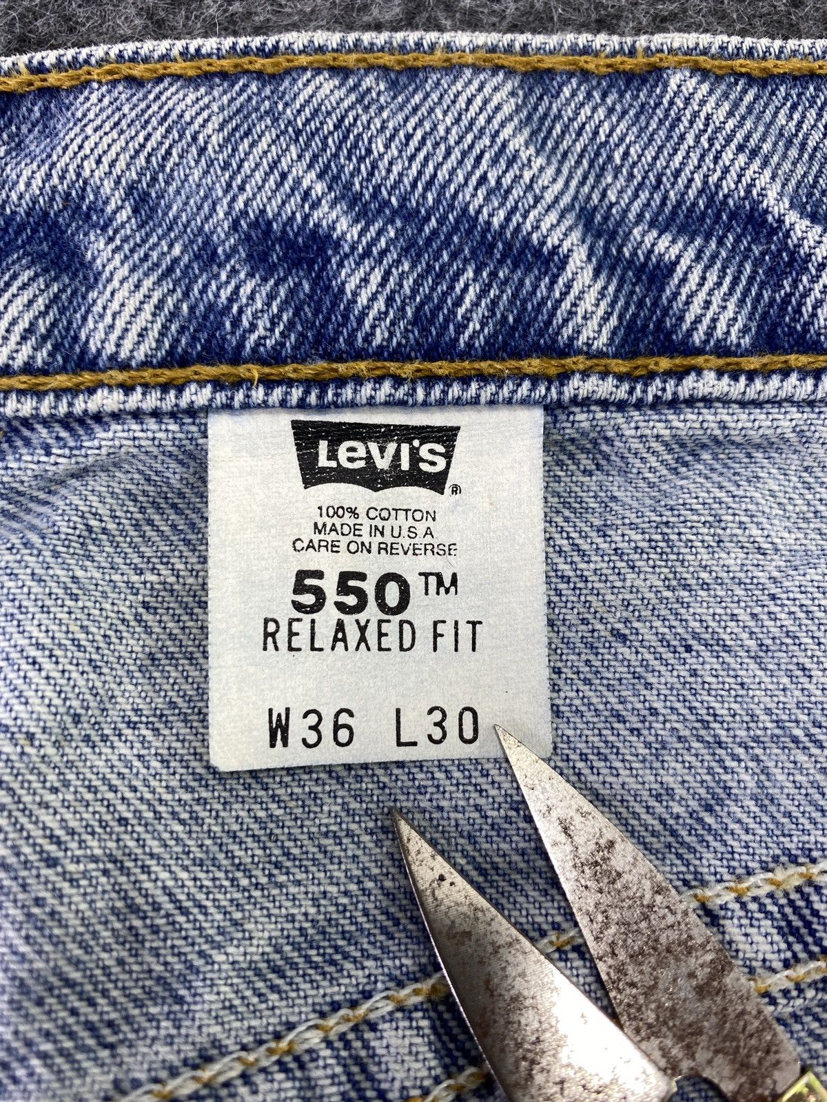 Levi's 90s VINTAGE LEVI'S 550 DISTRESS BLUE WASH JEANS - J657 Size US 36 / EU 52 - 5 Thumbnail