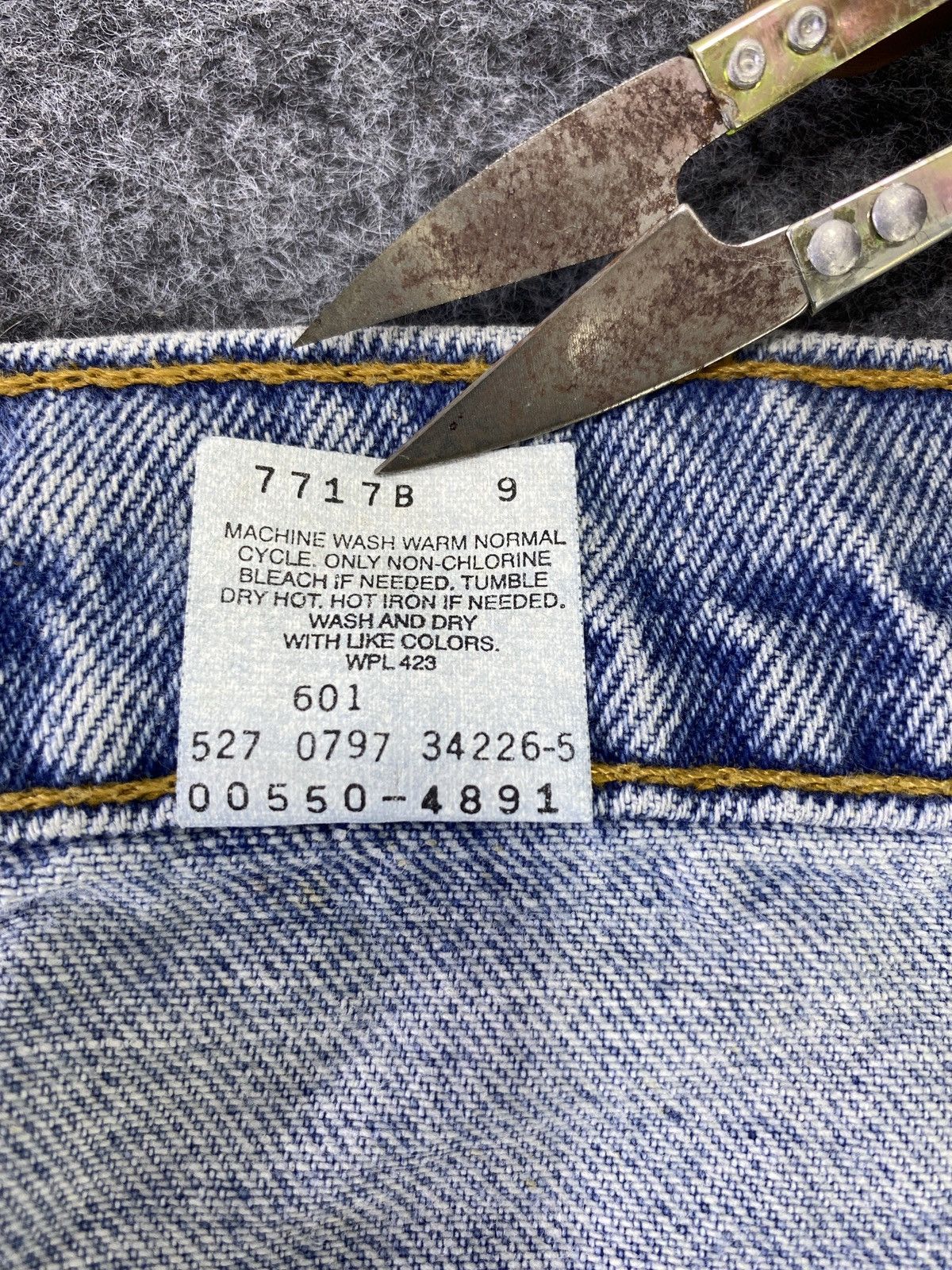 Levi's 90s VINTAGE LEVI'S 550 DISTRESS BLUE WASH JEANS - J657 Size US 36 / EU 52 - 6 Thumbnail