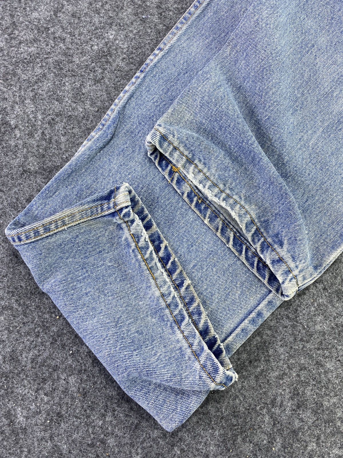 Levi's 90s VINTAGE LEVI'S 550 DISTRESS BLUE WASH JEANS - J657 Size US 36 / EU 52 - 8 Thumbnail