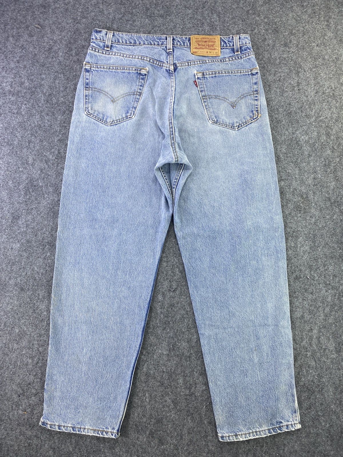 Levi's 90s VINTAGE LEVI'S 550 DISTRESS BLUE WASH JEANS - J657 Size US 36 / EU 52 - 2 Thumbnail