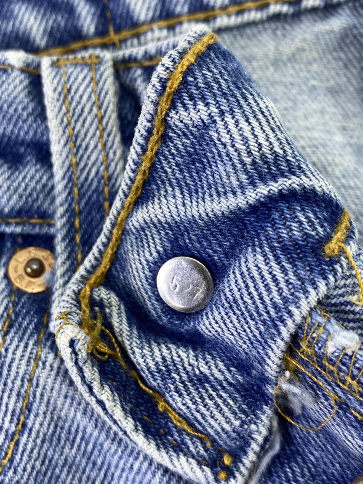 Levi's 90s VINTAGE LEVI'S 550 DISTRESS BLUE WASH JEANS - J657 Size US 36 / EU 52 - 4 Thumbnail