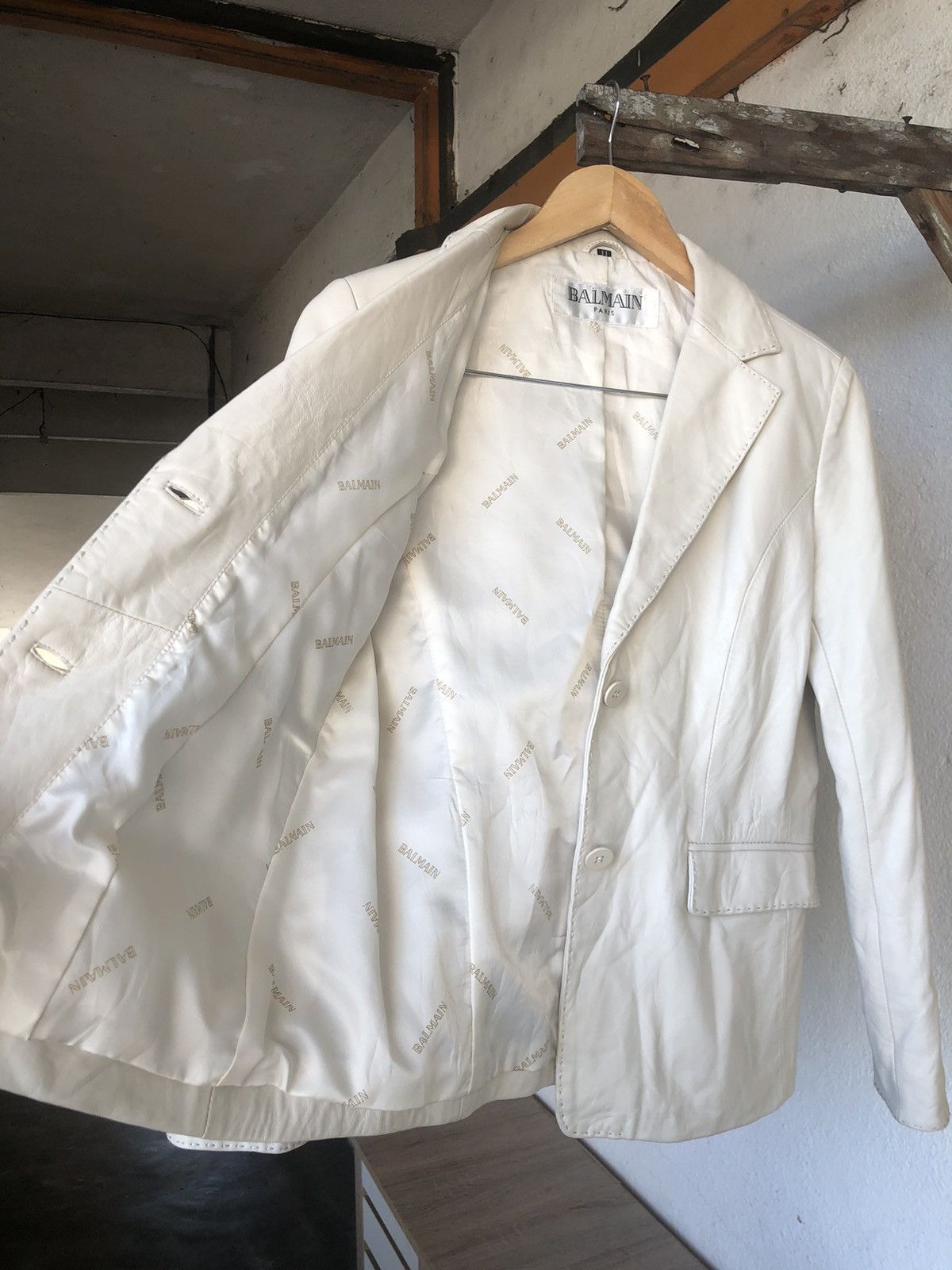 Balmain Vtg Balmain Paris Leather Cream Single Breasted Blazer Size M / US 6-8 / IT 42-44 - 15 Thumbnail