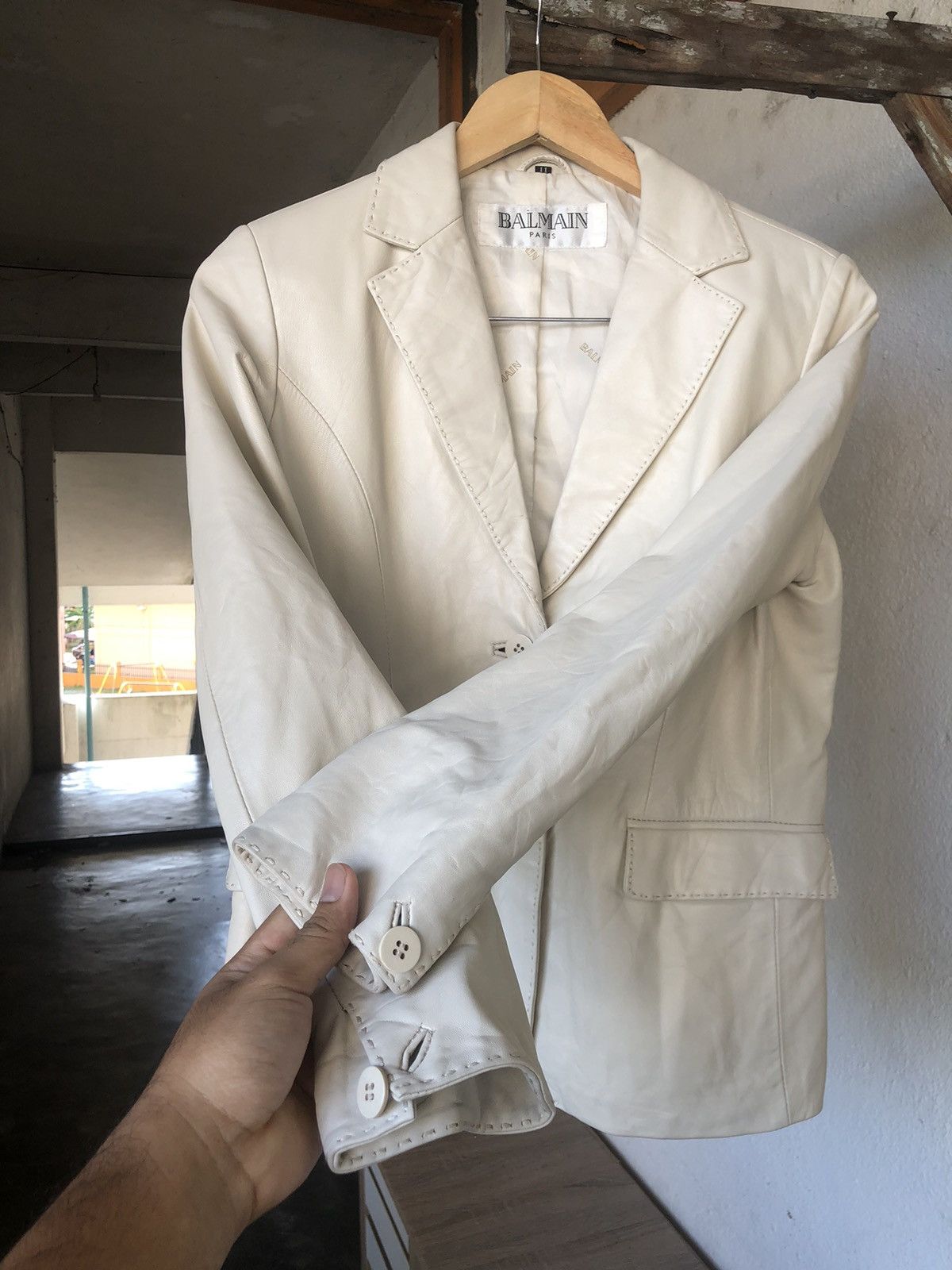 Balmain Vtg Balmain Paris Leather Cream Single Breasted Blazer Size M / US 6-8 / IT 42-44 - 9 Thumbnail