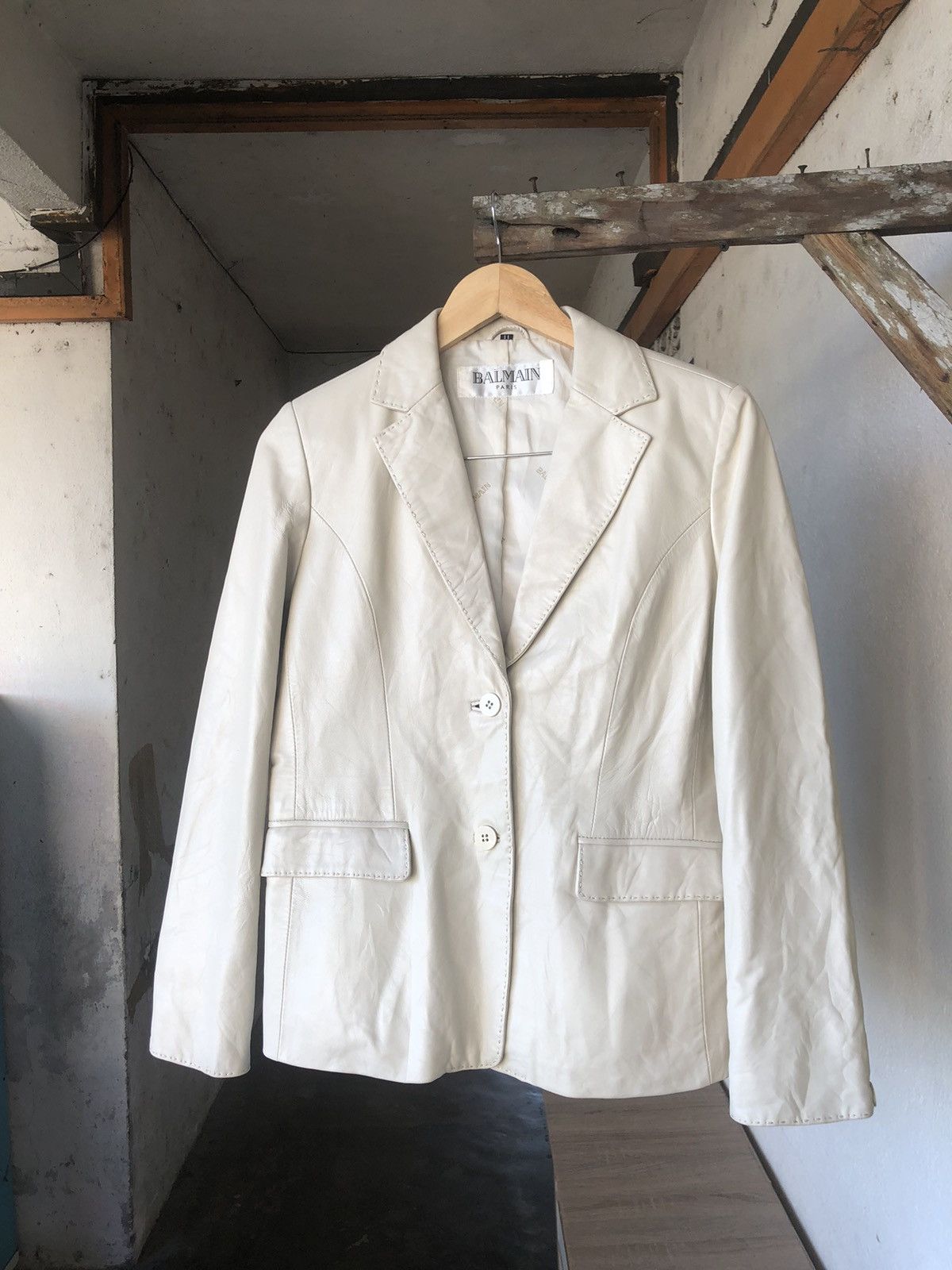 Balmain Vtg Balmain Paris Leather Cream Single Breasted Blazer Size M / US 6-8 / IT 42-44 - 4 Thumbnail