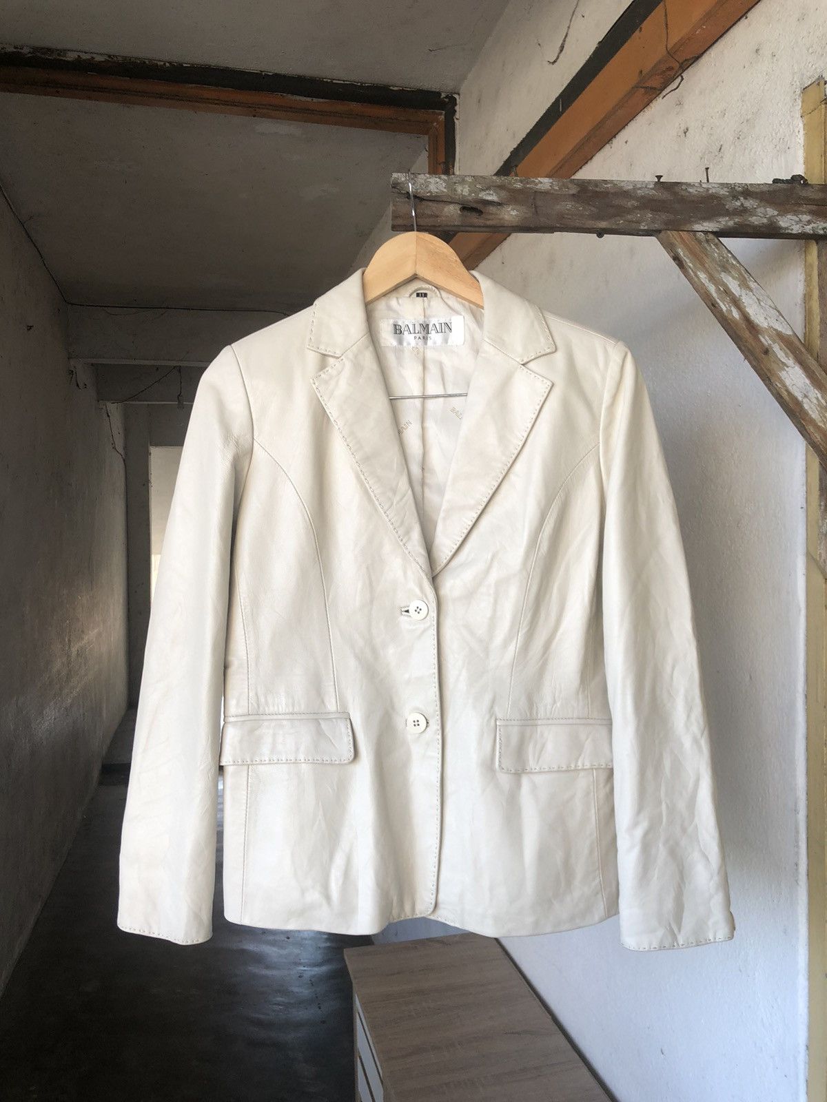 Balmain Vtg Balmain Paris Leather Cream Single Breasted Blazer Size M / US 6-8 / IT 42-44 - 3 Thumbnail