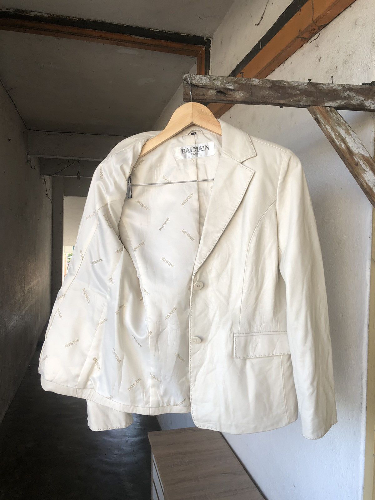 Balmain Vtg Balmain Paris Leather Cream Single Breasted Blazer Size M / US 6-8 / IT 42-44 - 16 Thumbnail