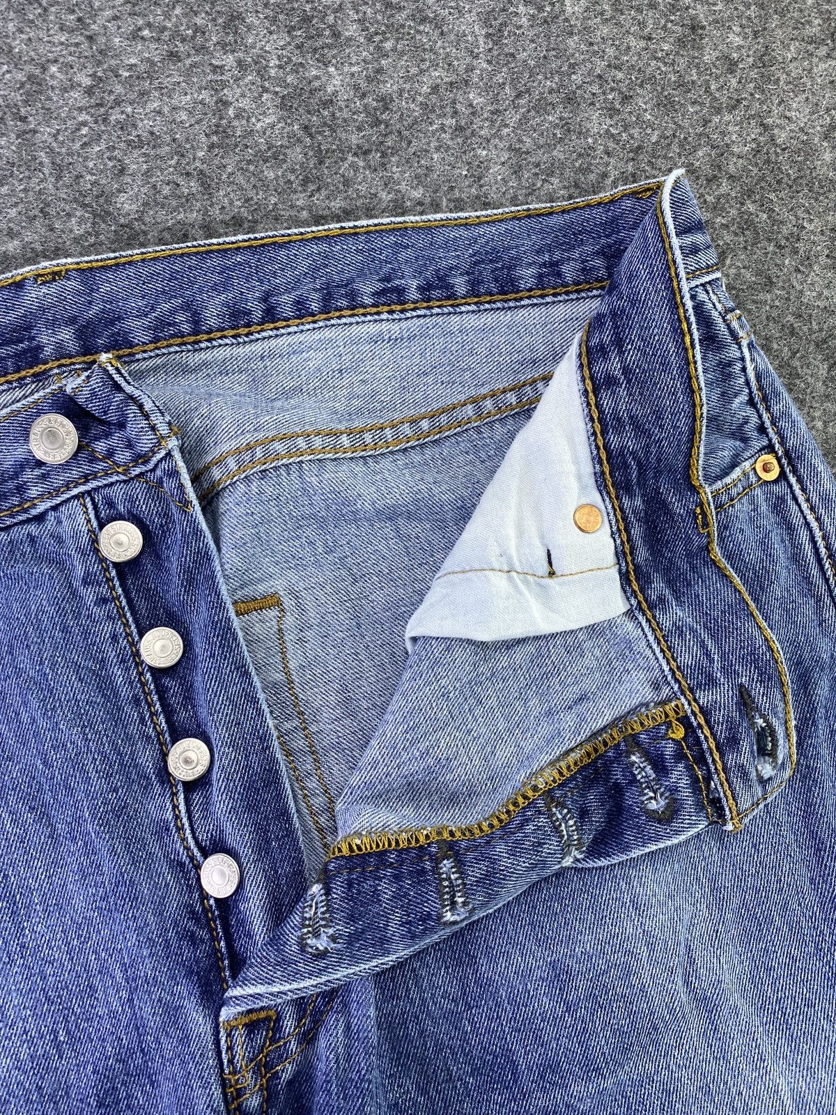 Levi's VINTAGE LEVI'S 501 DISTRESS BLUE JEANS - J659 Size US 36 / EU 52 - 3 Thumbnail