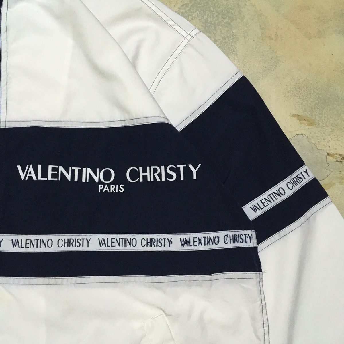 Japanese Brand Vintage Valentino Christy Paris Big Logo Light Jacket Size US L / EU 52-54 / 3 - 6 Thumbnail
