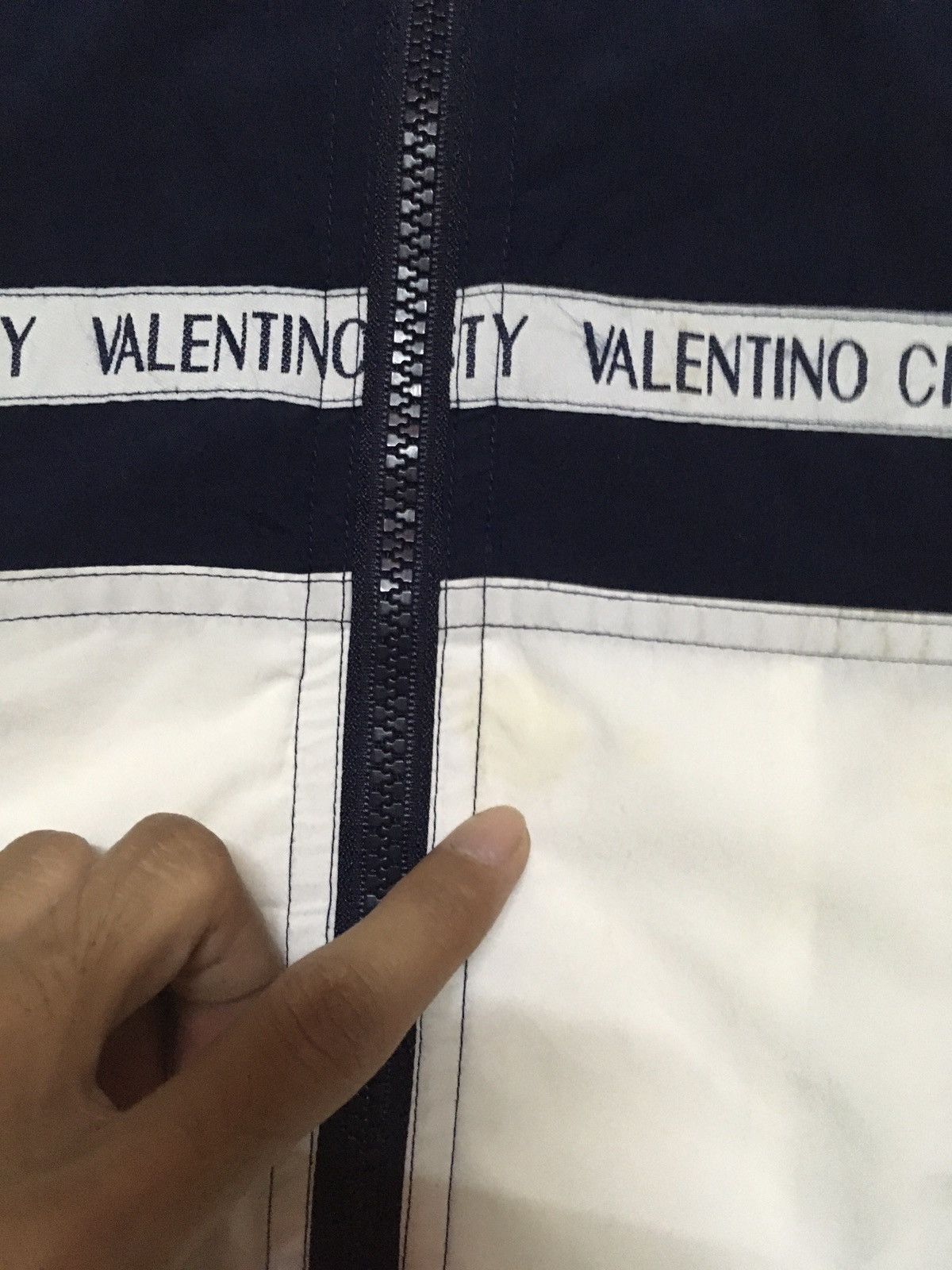 Japanese Brand Vintage Valentino Christy Paris Big Logo Light Jacket Size US L / EU 52-54 / 3 - 17 Thumbnail