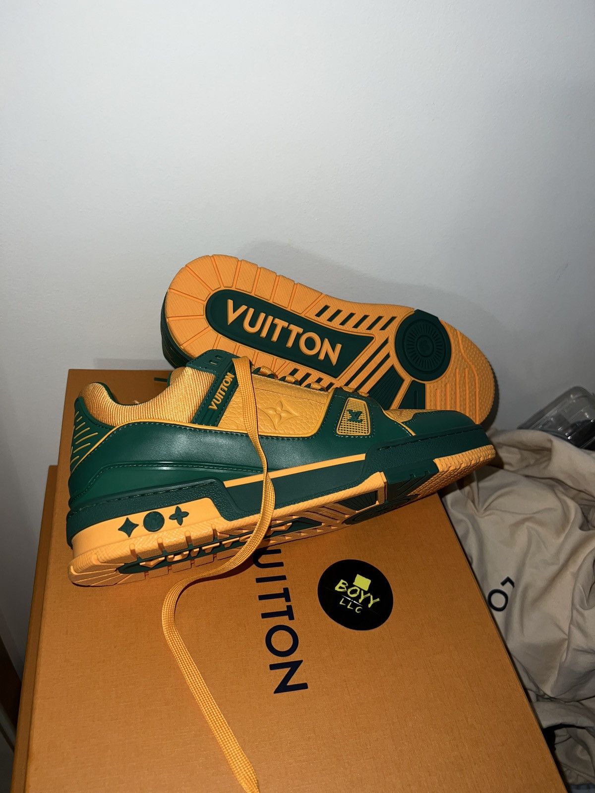 Louis Vuitton Louis Vuitton monogram sneakers LV6 US8 Size US 8 / EU 41 - 2 Thumbnail