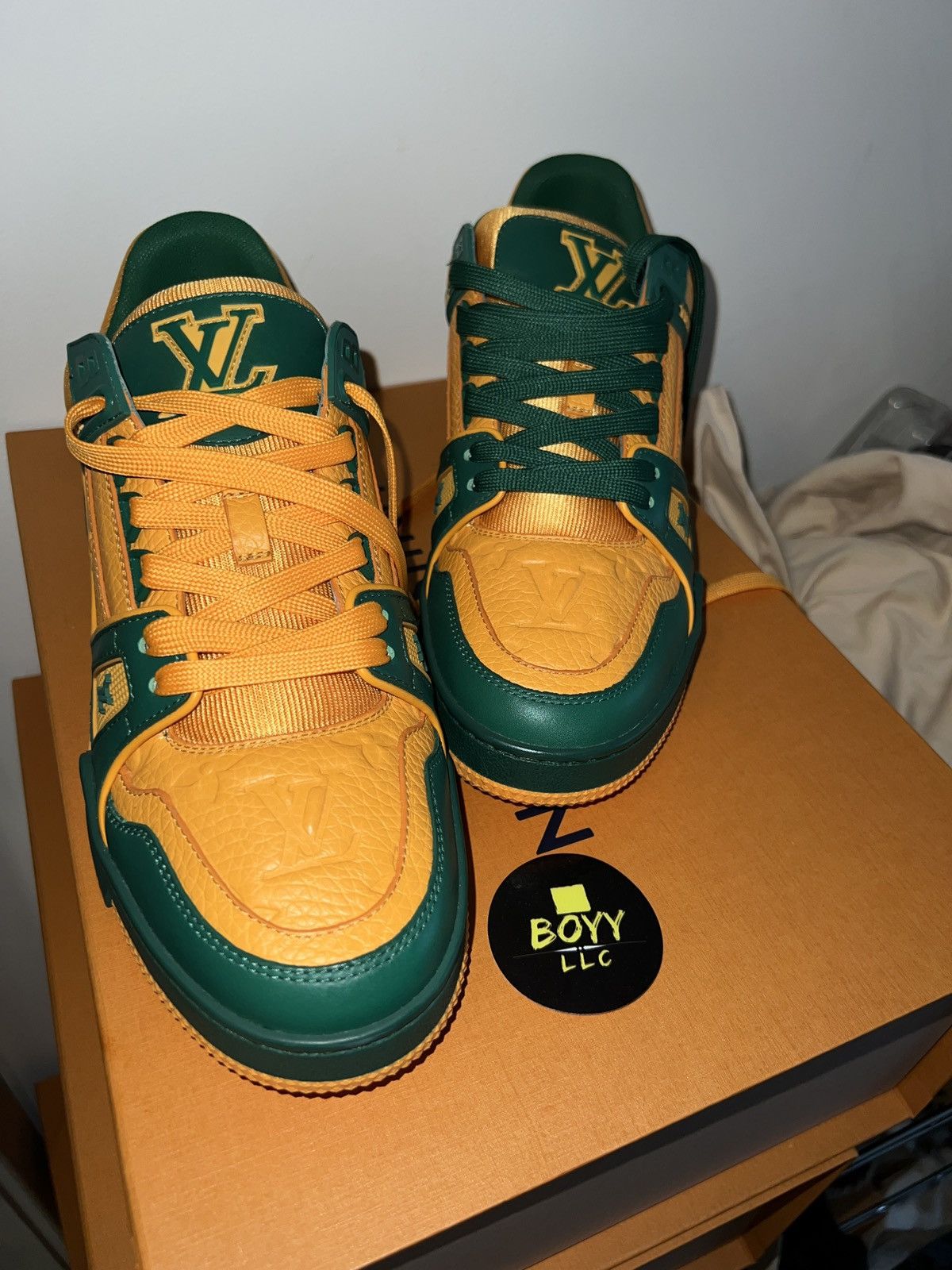 Louis Vuitton Louis Vuitton monogram sneakers LV6 US8 Size US 8 / EU 41 - 13 Thumbnail