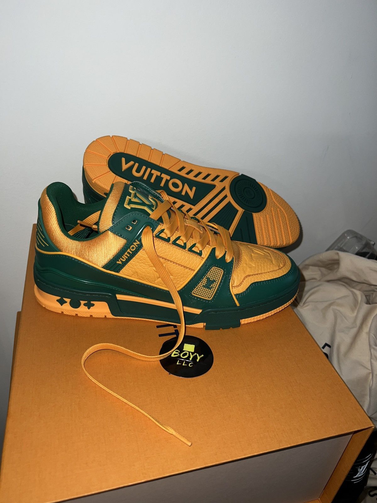 Louis Vuitton Louis Vuitton monogram sneakers LV6 US8 Size US 8 / EU 41 - 1 Thumbnail