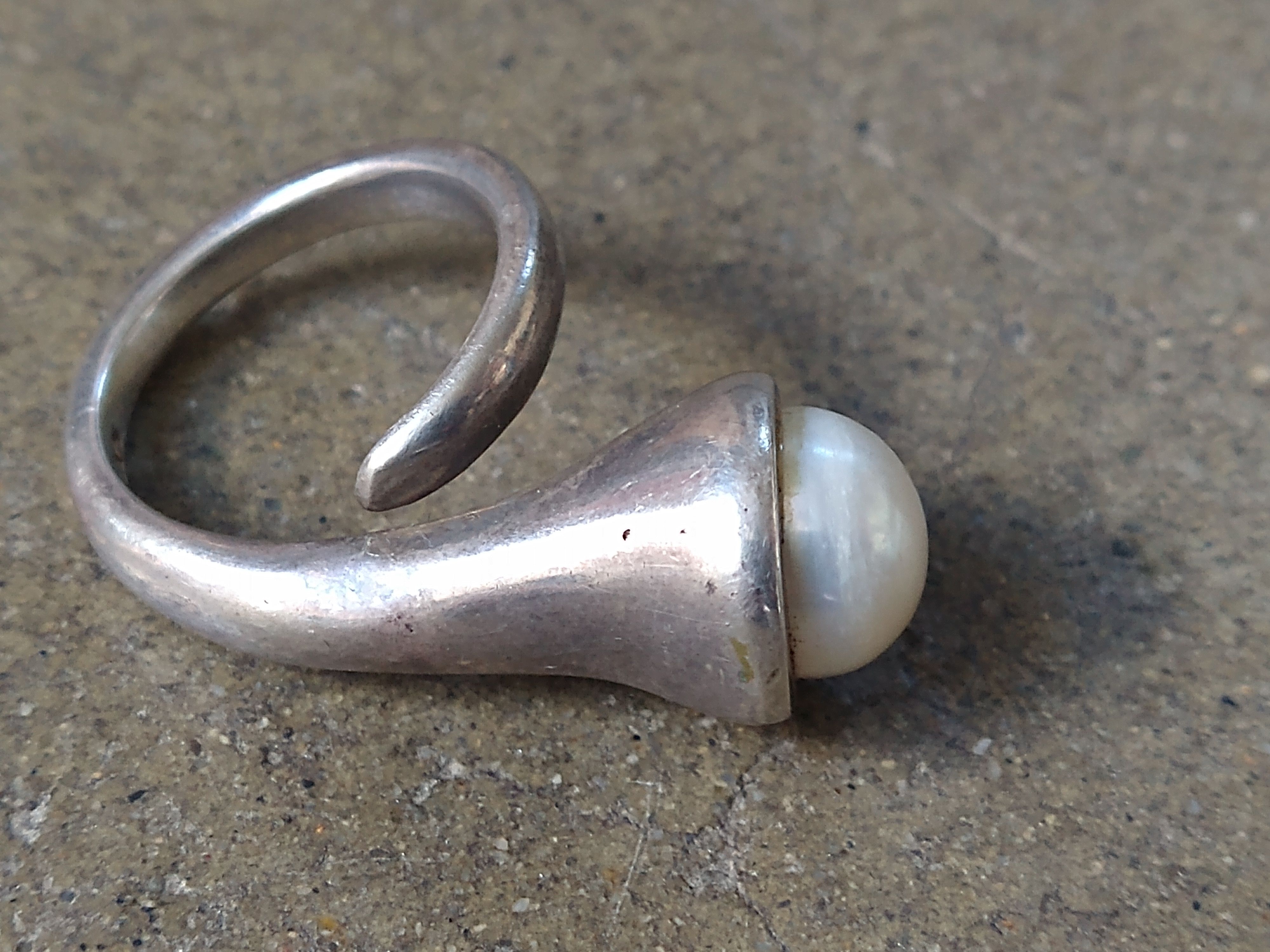 Other Vintage Sterling Silver Ring Pearl Size 8 Modern Abstract Size ONE SIZE - 6 Thumbnail