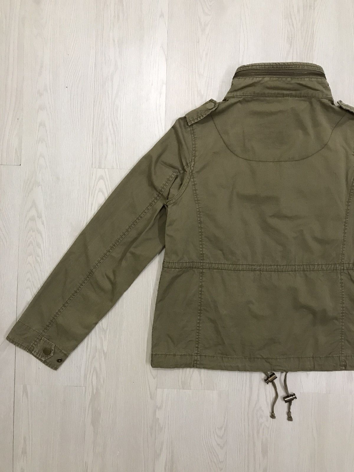 Japanese Brand × Vintage Vintage Military Jacket For Women Marshmallow Crown Size S / US 4 / IT 40 - 9 Thumbnail