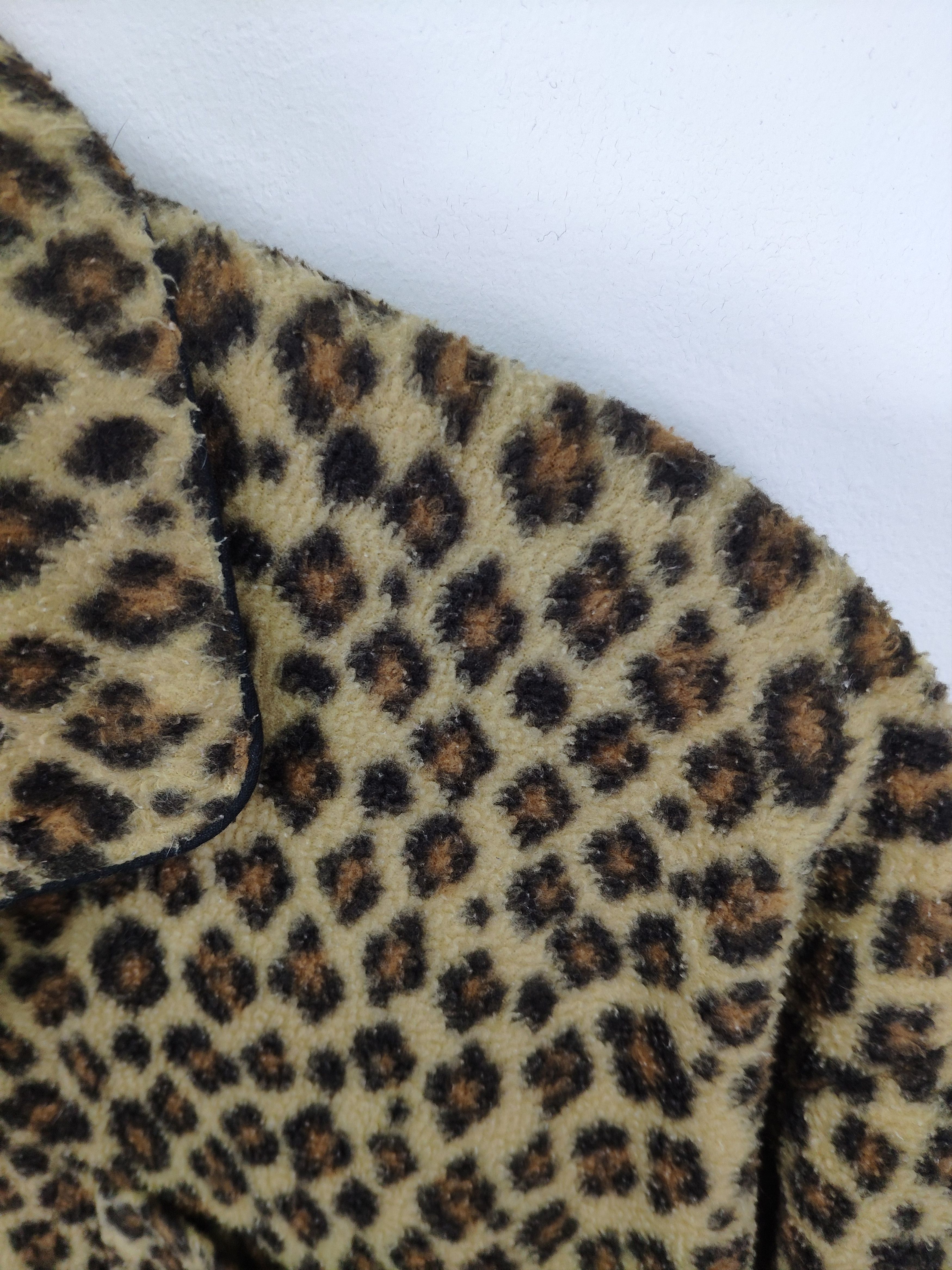 Japanese Brand × Vintage Vintage 90s Leopard Cardigan Fleece Printed Size US M / EU 48-50 / 2 - 7 Thumbnail