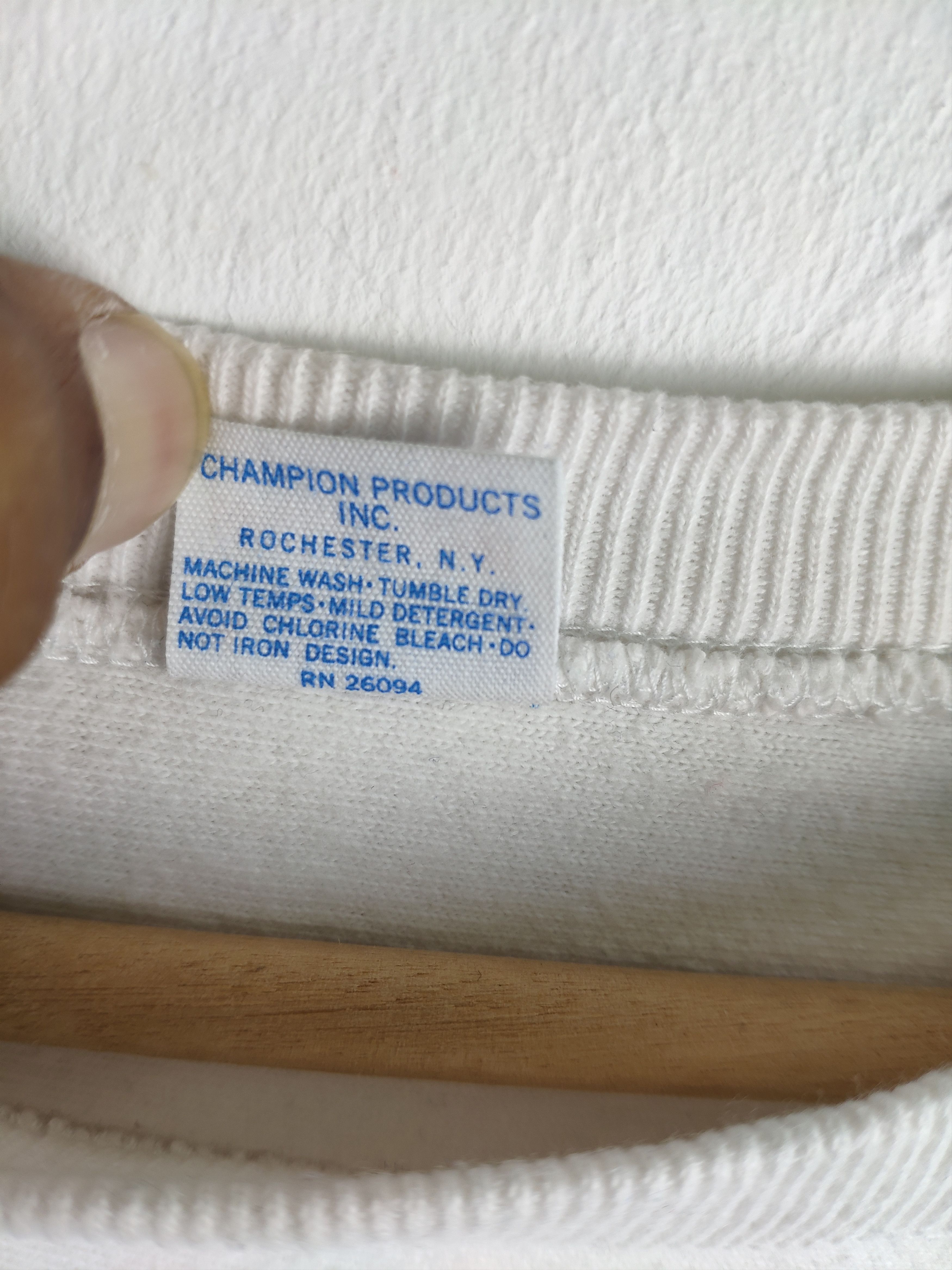 Champion Steal 💥 Vintage Champion Boston Shirt JR. HIGH 97 Size US M / EU 48-50 / 2 - 6 Thumbnail