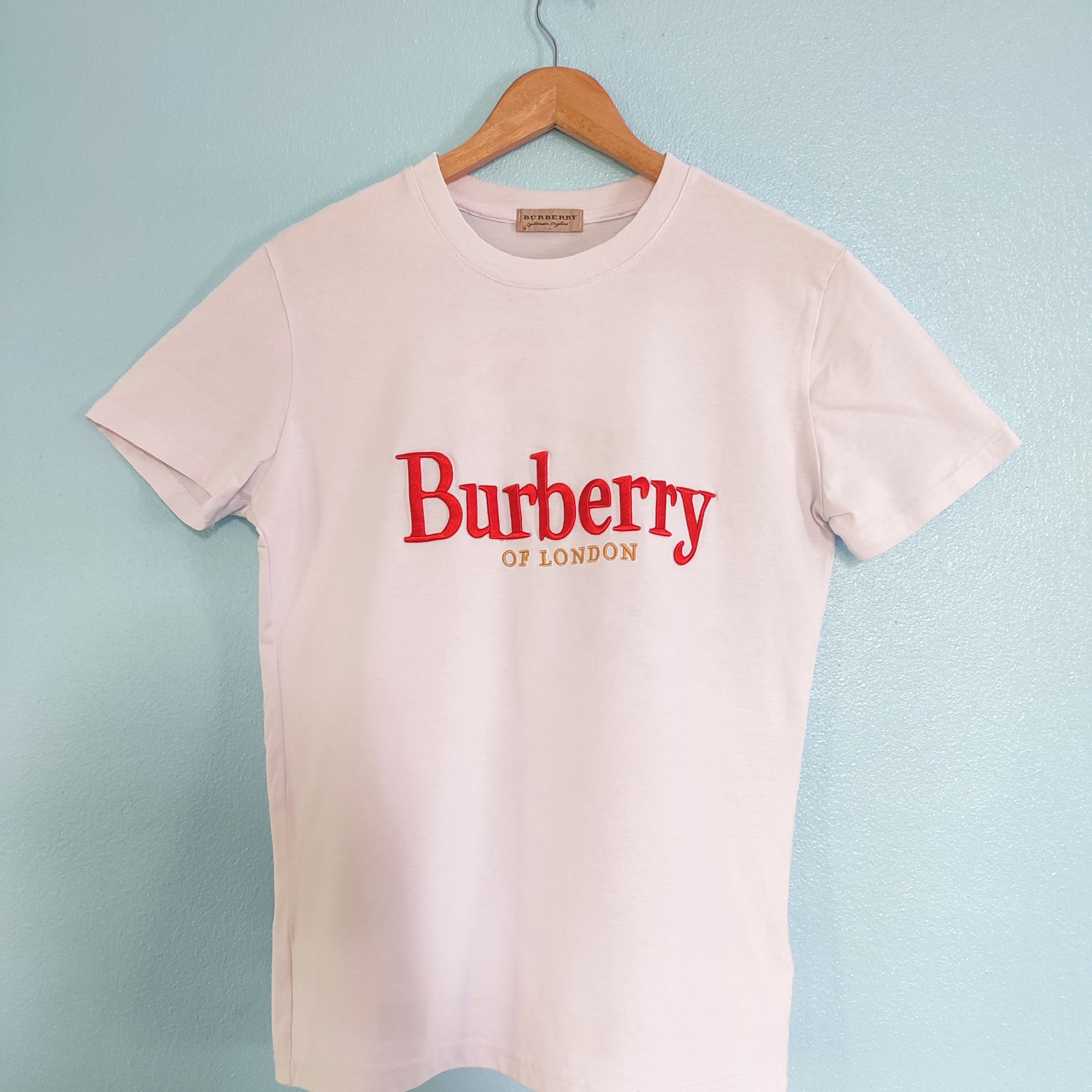 Burberry × Vintage BURBERRY of London Embroidery Design Tshirt Size US M / EU 48-50 / 2 - 1 Thumbnail