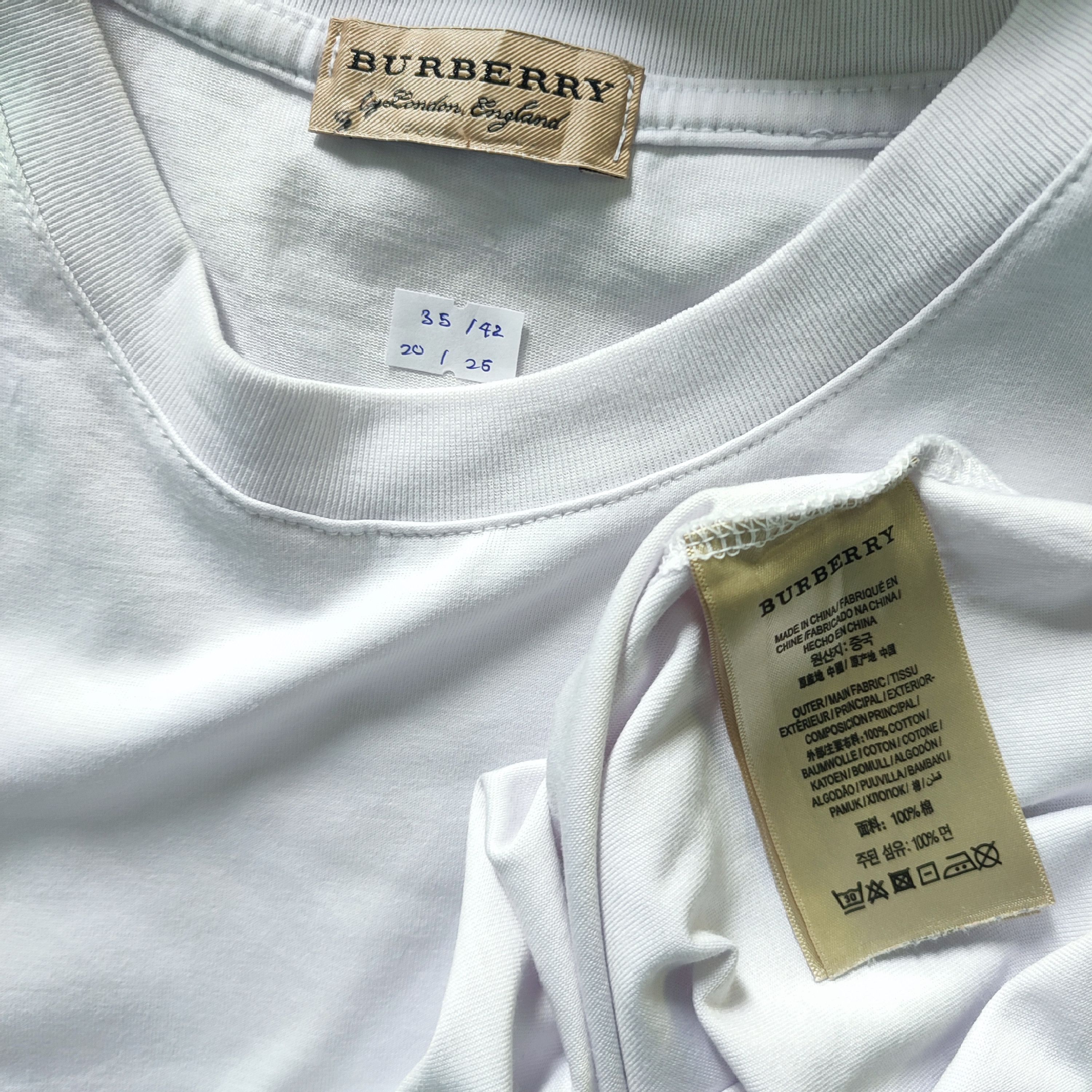 Burberry × Vintage BURBERRY of London Embroidery Design Tshirt Size US M / EU 48-50 / 2 - 3 Thumbnail