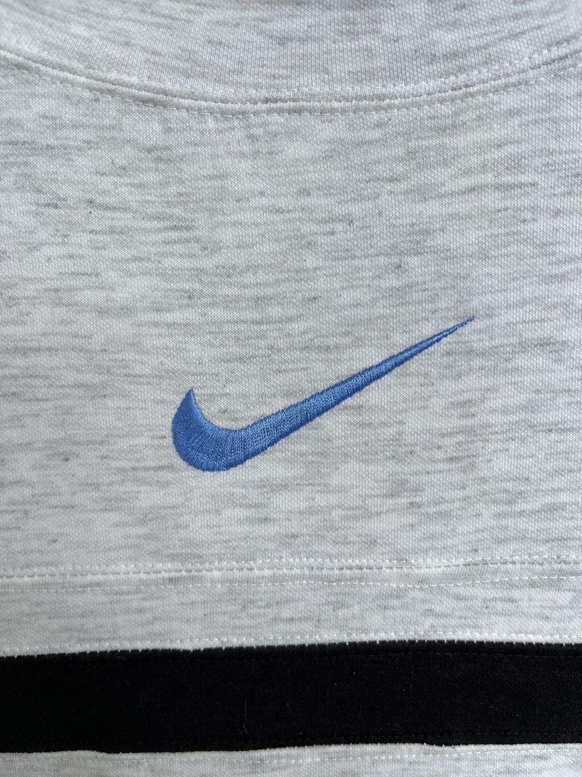 Nike Vintage Nike Air Jordan Center Swoosh Sweatshirt Size US L / EU 52-54 / 3 - 2 Thumbnail