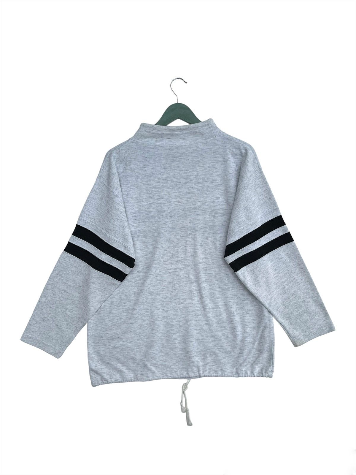 Nike Vintage Nike Air Jordan Center Swoosh Sweatshirt Size US L / EU 52-54 / 3 - 1 Thumbnail