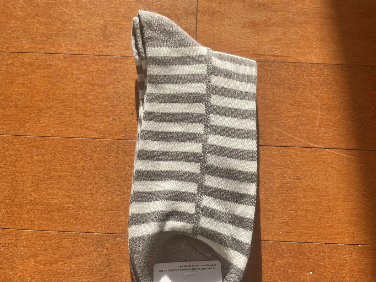 JW Anderson × Uniqlo Gray White Striped Block Socks Dress Crew U Line Split Logo Size ONE SIZE - 9 Thumbnail