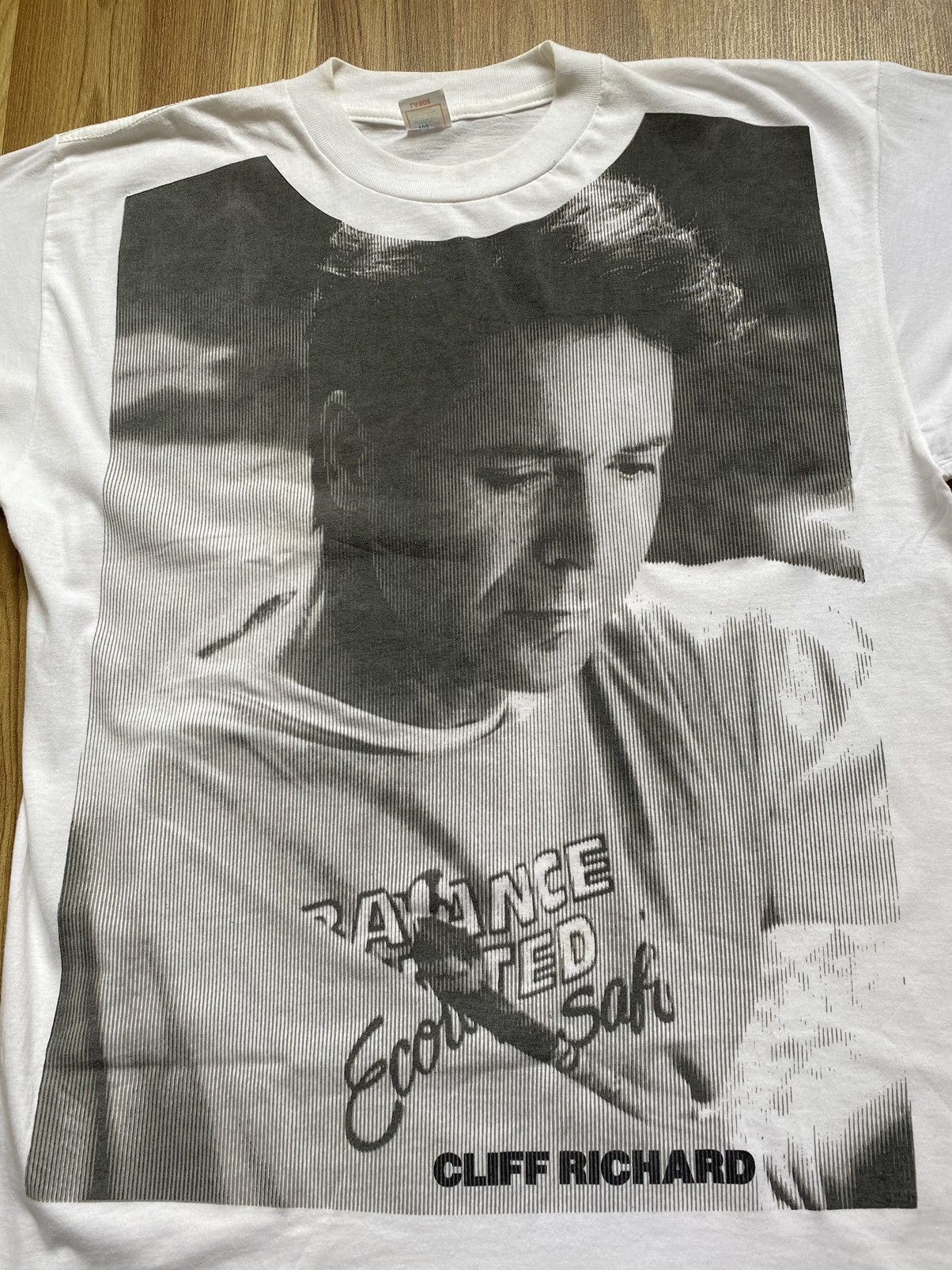 Band Tees Vintage 1991 Cliff Richard T Shirt Rod Stewart Elton John Size US M / EU 48-50 / 2 - 2 Thumbnail