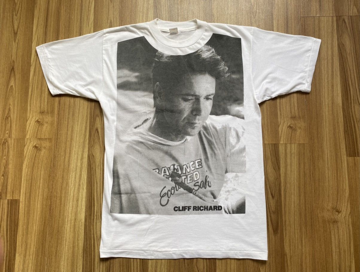 Band Tees Vintage 1991 Cliff Richard T Shirt Rod Stewart Elton John Size US M / EU 48-50 / 2 - 1 Thumbnail