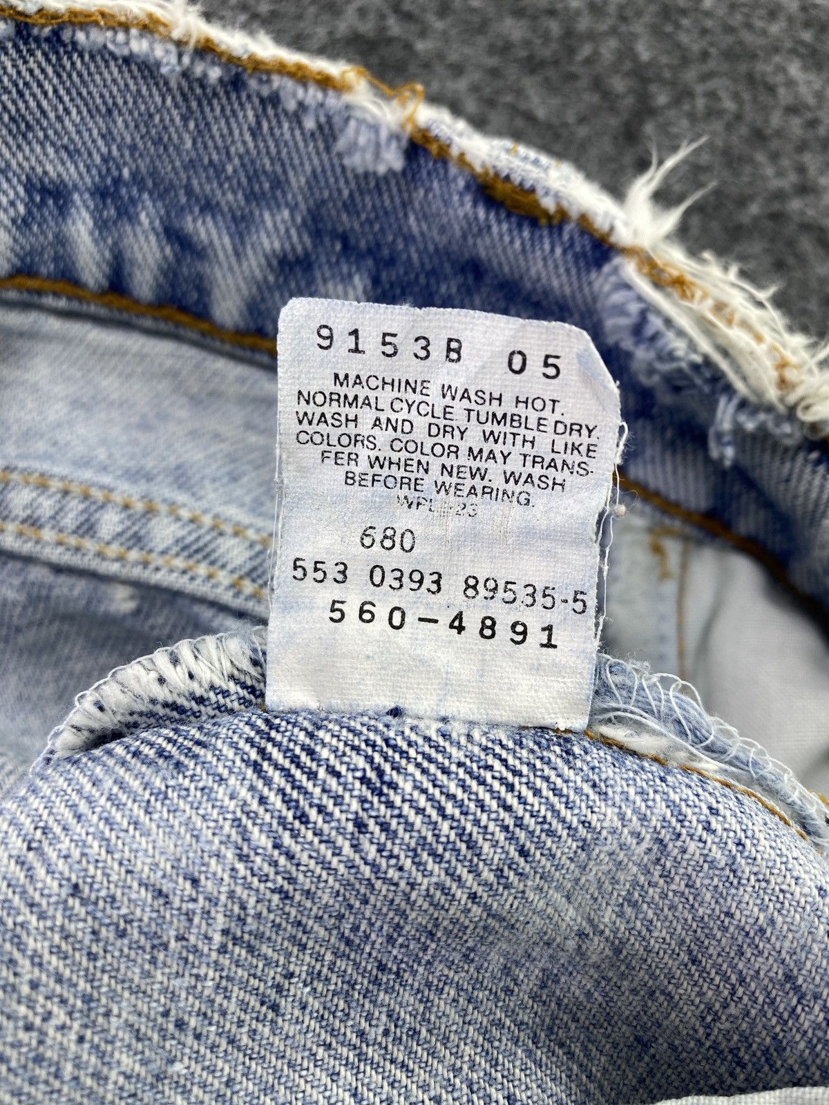 Levi's 90s VINTAGE LEVI'S 560 DISTRESS BLUE WASH JEANS - J665 Size US 33 - 6 Thumbnail