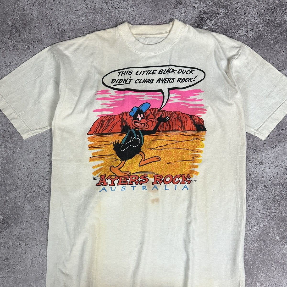 Vintage Vintage 90s Little Black Duck Ayers Rock Australia tee rare Size US L / EU 52-54 / 3 - 4 Thumbnail
