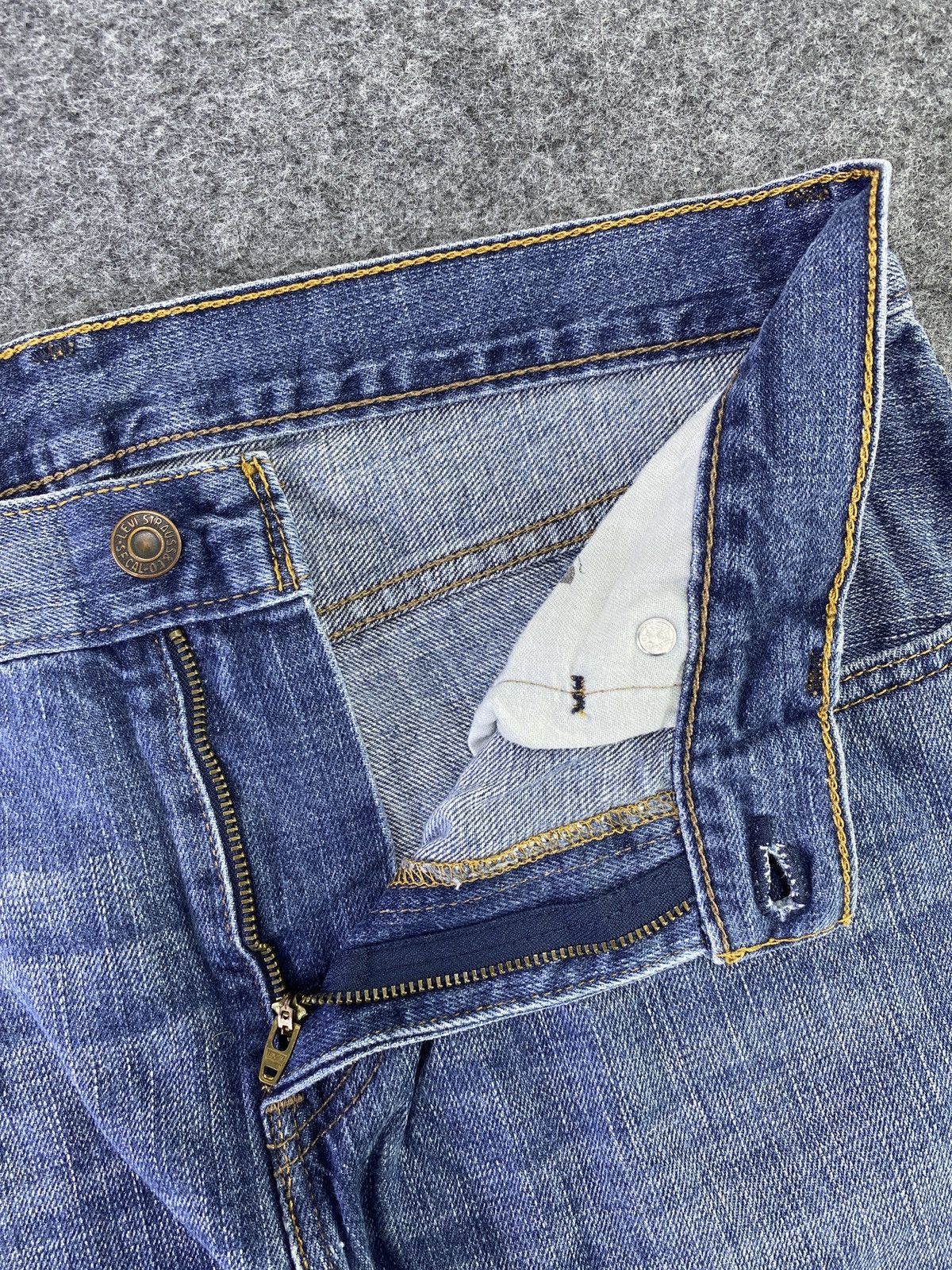 Levi's VINTAGE LEVI'S 527 BLUE WASH JEANS - J670 Size US 32 / EU 48 - 3 Thumbnail