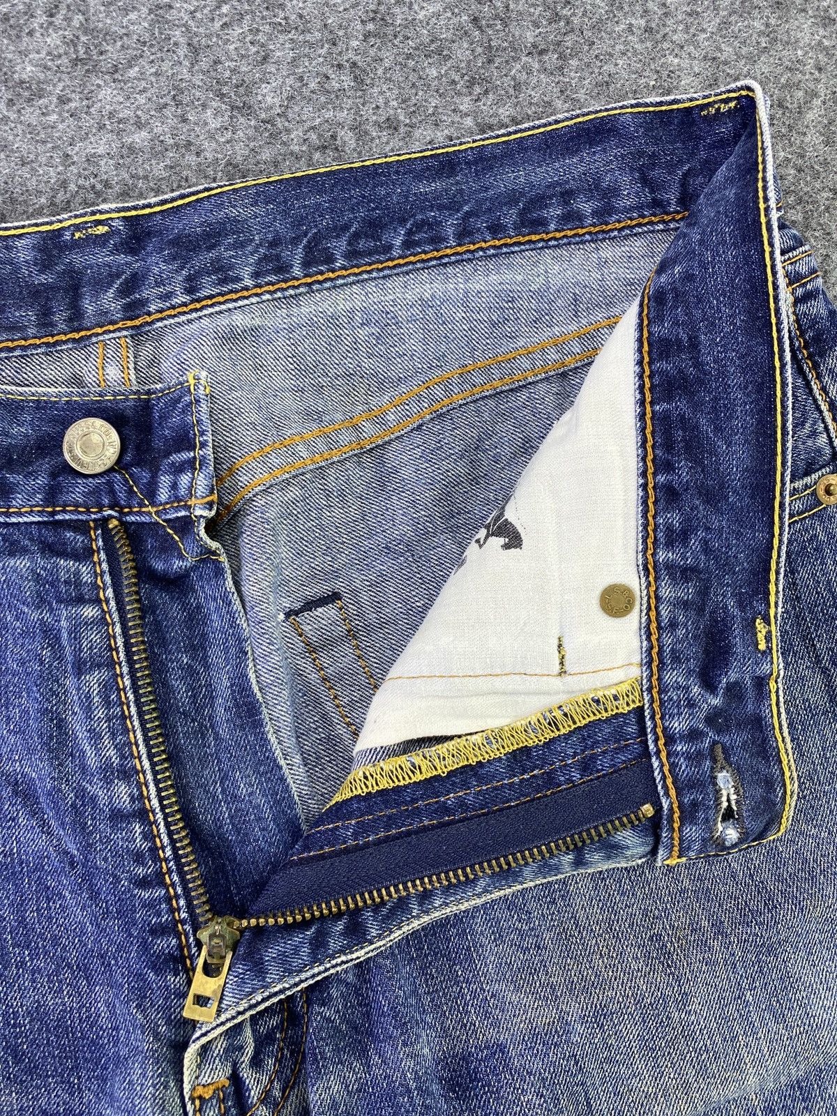 Levi's VINTAGE LEVI'S 505 BLUE WASH JEANS - J672 Size US 34 / EU 50 - 3 Thumbnail