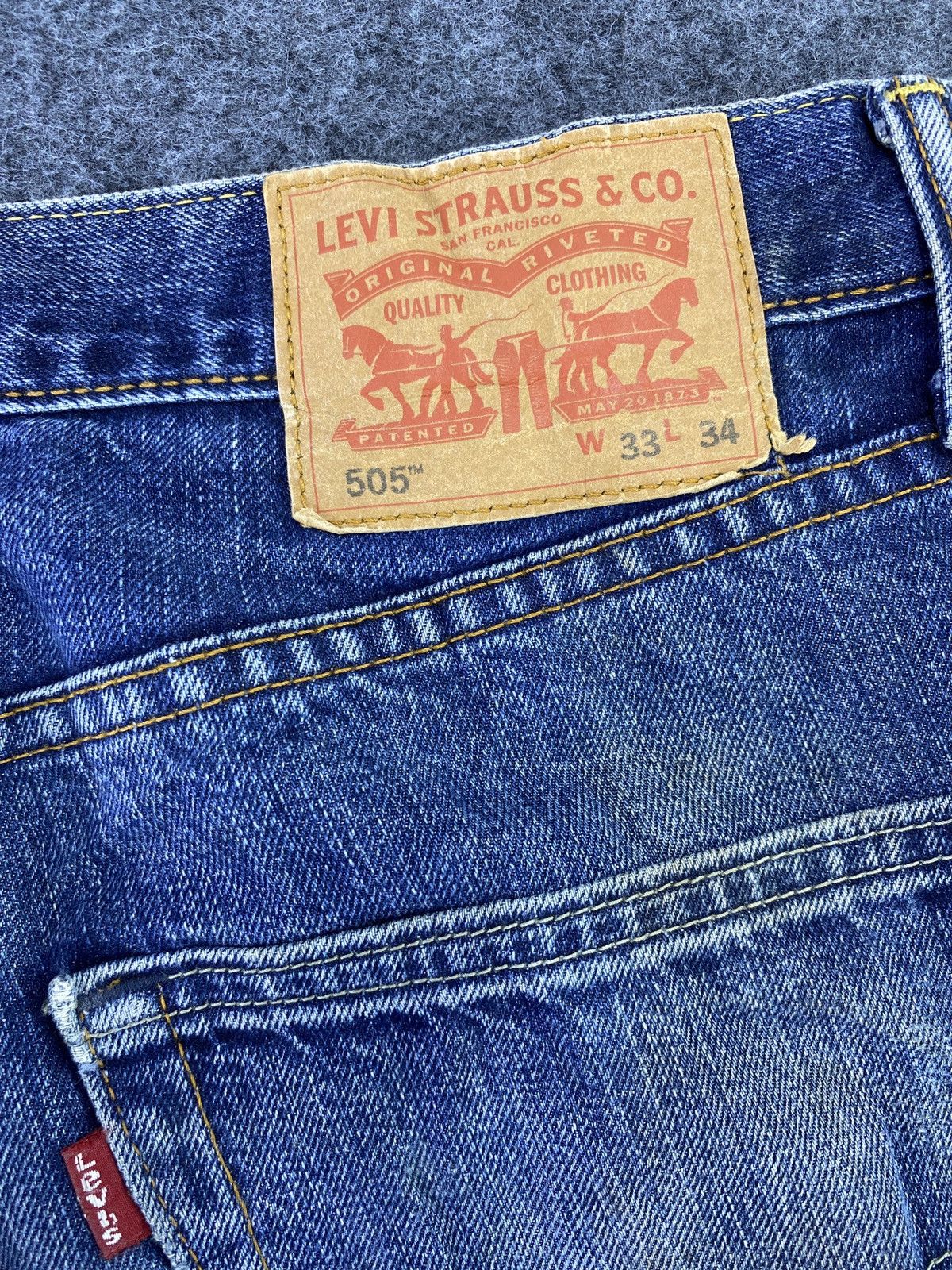 Levi's VINTAGE LEVI'S 505 BLUE WASH JEANS - J672 Size US 34 / EU 50 - 8 Thumbnail