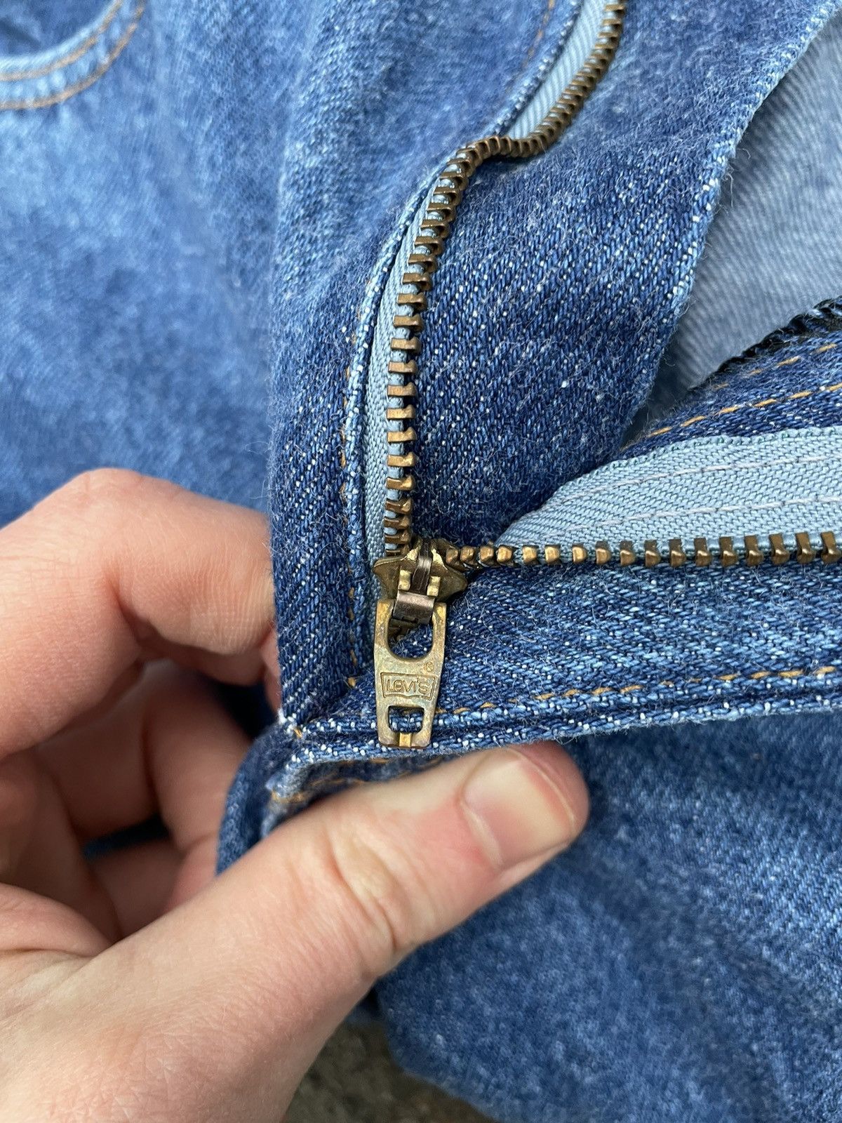 Levi's Vintage Clothing Vintage Levi’s 512 XX 90s Blue Denim Jeans 25x28 Size US 26 / EU 42 - 10 Thumbnail