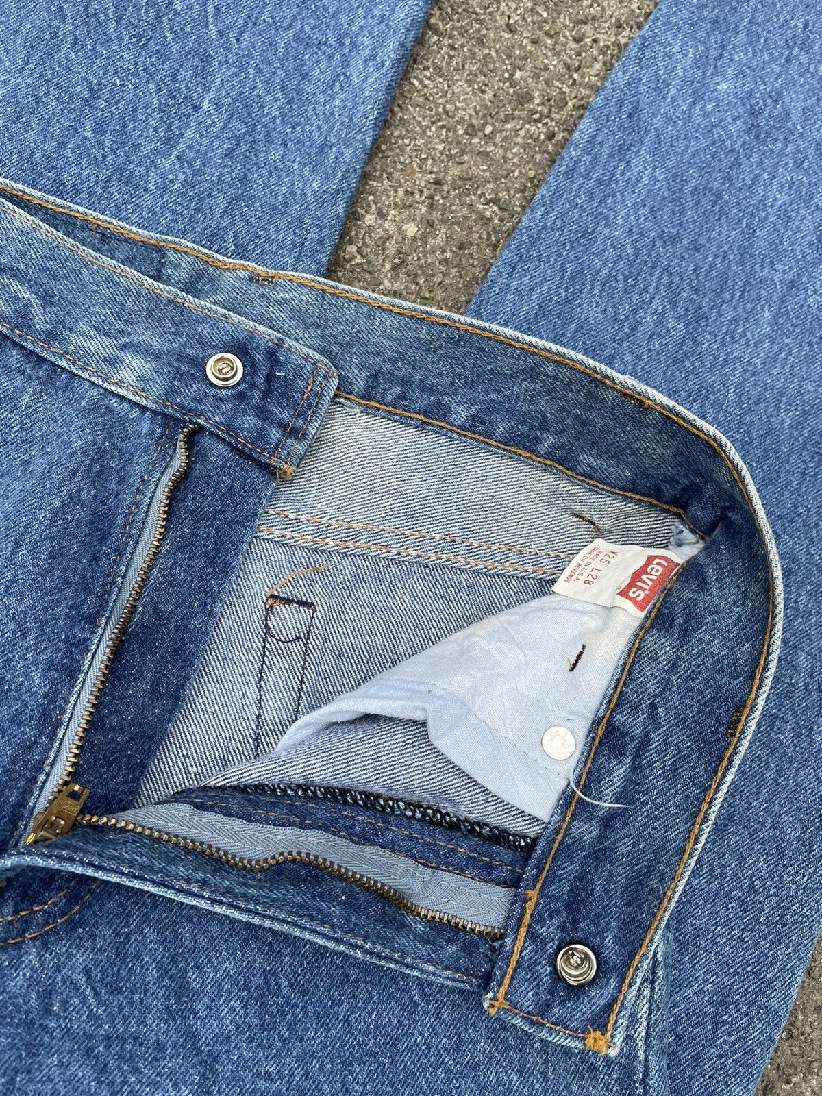Levi's Vintage Clothing Vintage Levi’s 512 XX 90s Blue Denim Jeans 25x28 Size US 26 / EU 42 - 8 Thumbnail